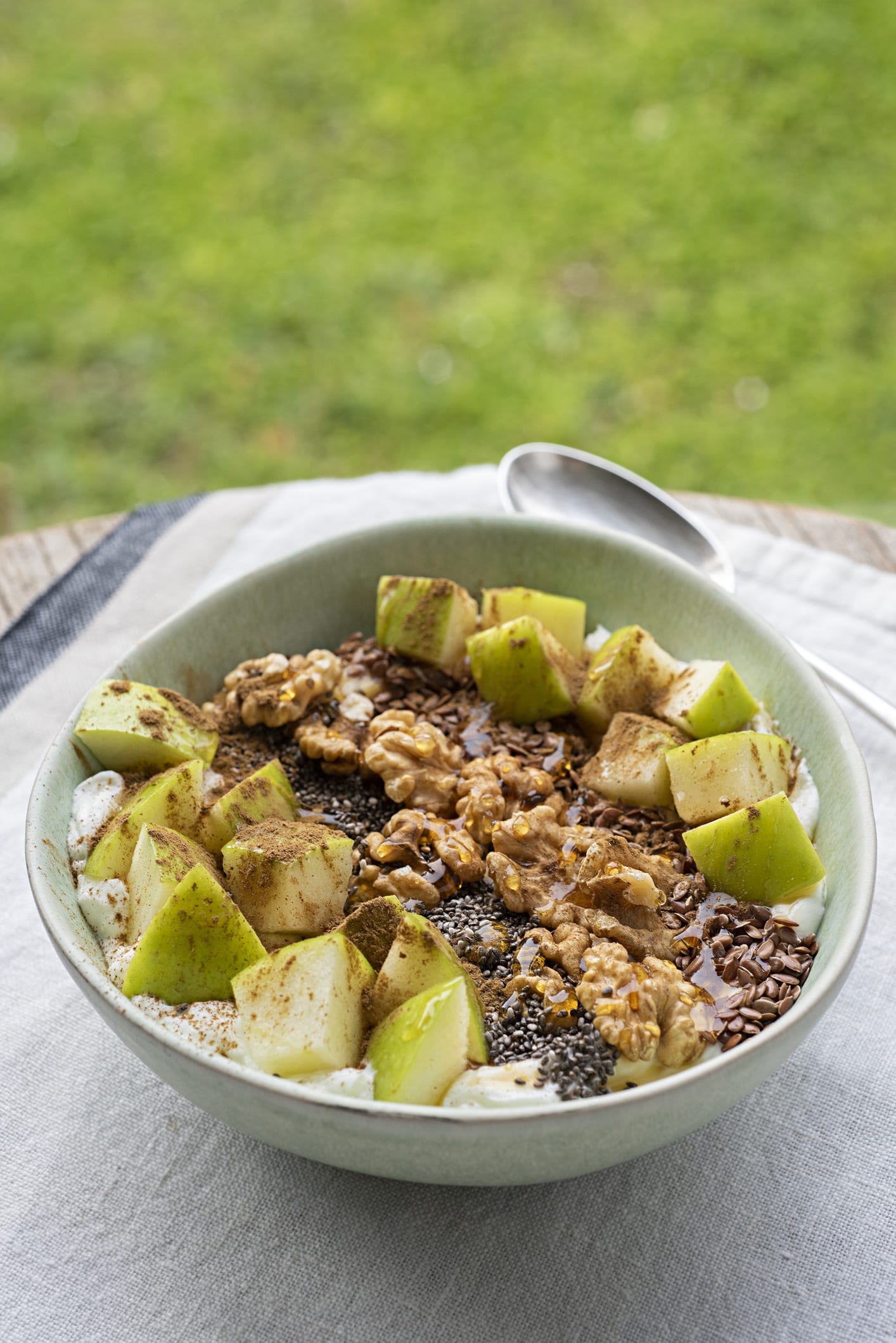 دراسة : الجوز و لبن الزبادي يخفضان ضغط الدم المرتفع