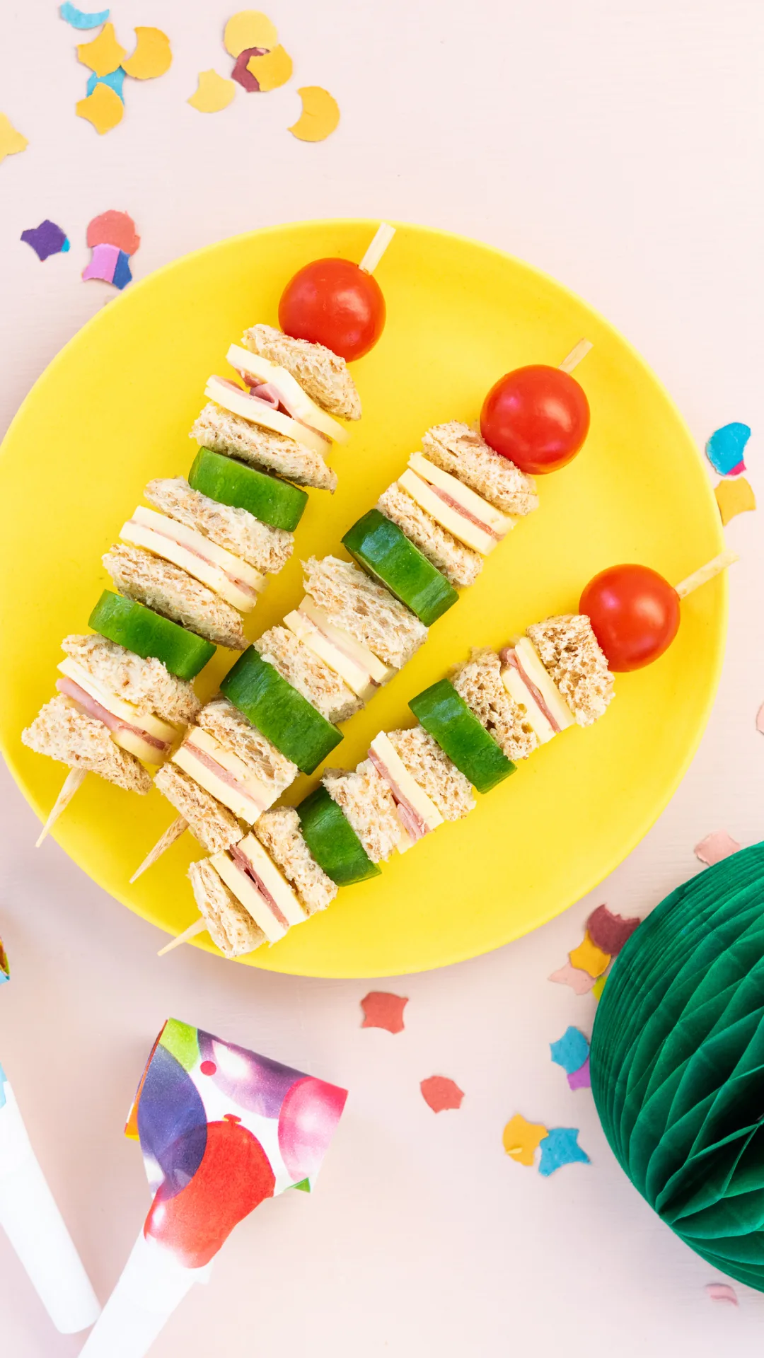 Mum makes PINK sandwiches for her little girl