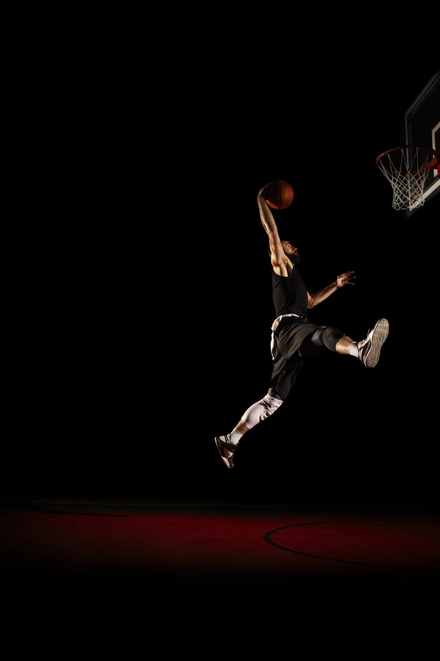 Kỹ xảo vượt qua những gã phòng ngự khổng lồ trong bóng rổ