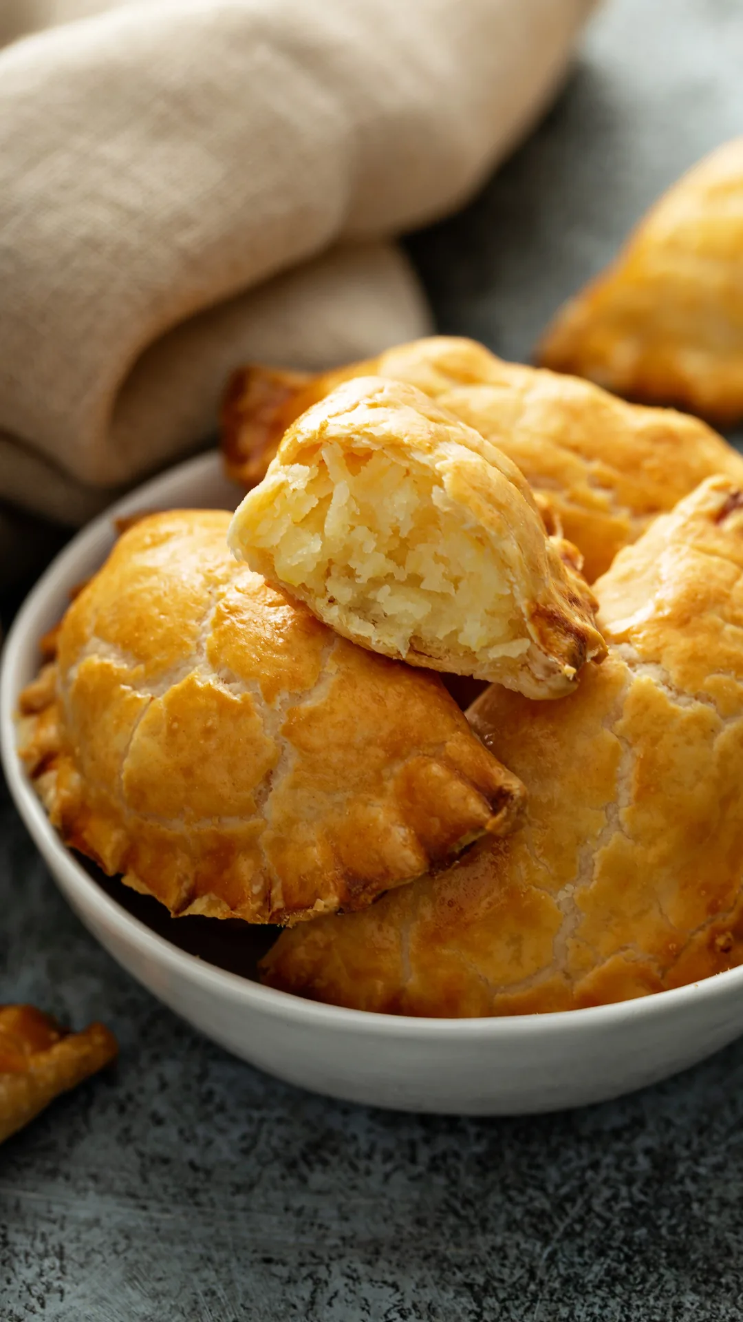 Con estilo vegetariano prepara unas empanadas de queso ¡en pocos pasos!