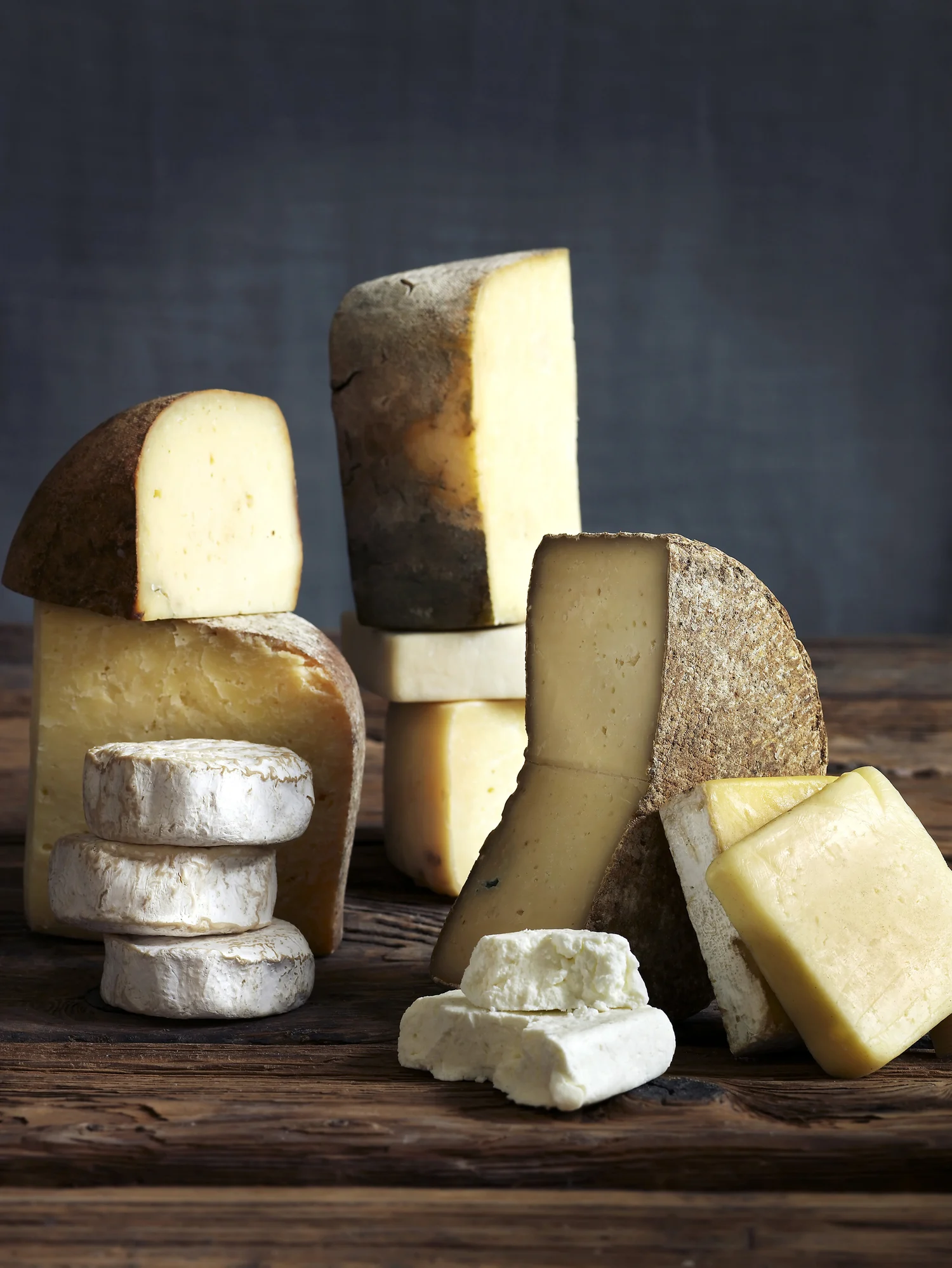 4 فوائد صحية عند التقليل من تناول الأجبان