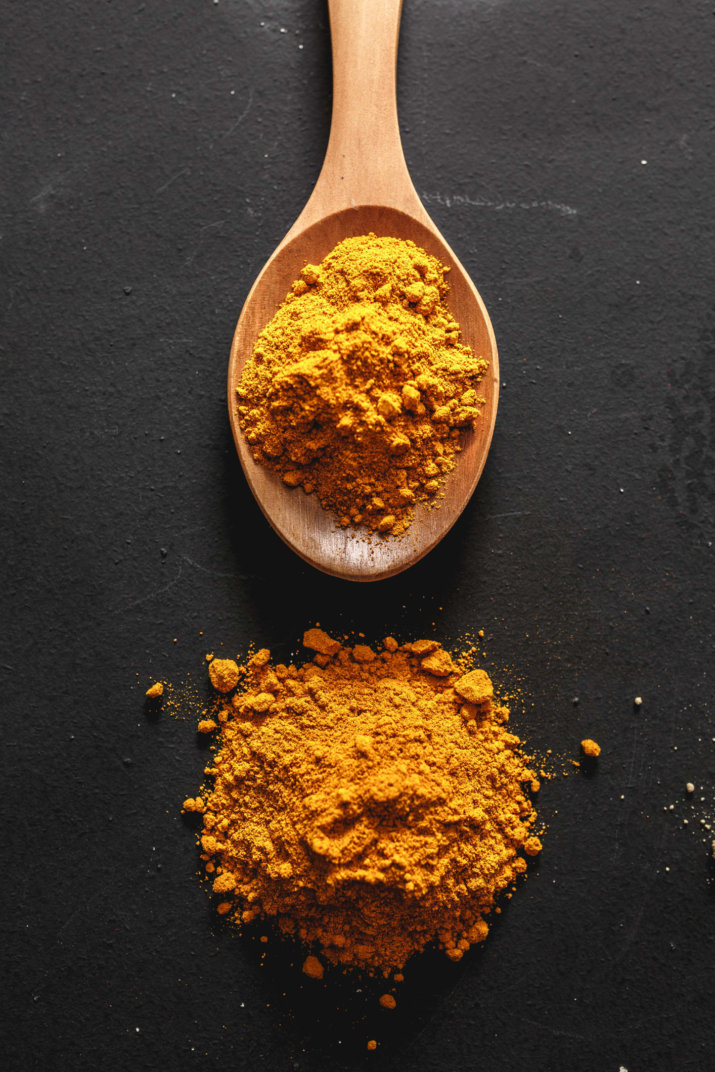 10 أطعمة مسؤولة عن إصفرار الأسنان.. أبرزها التوت والكريز والصلصة