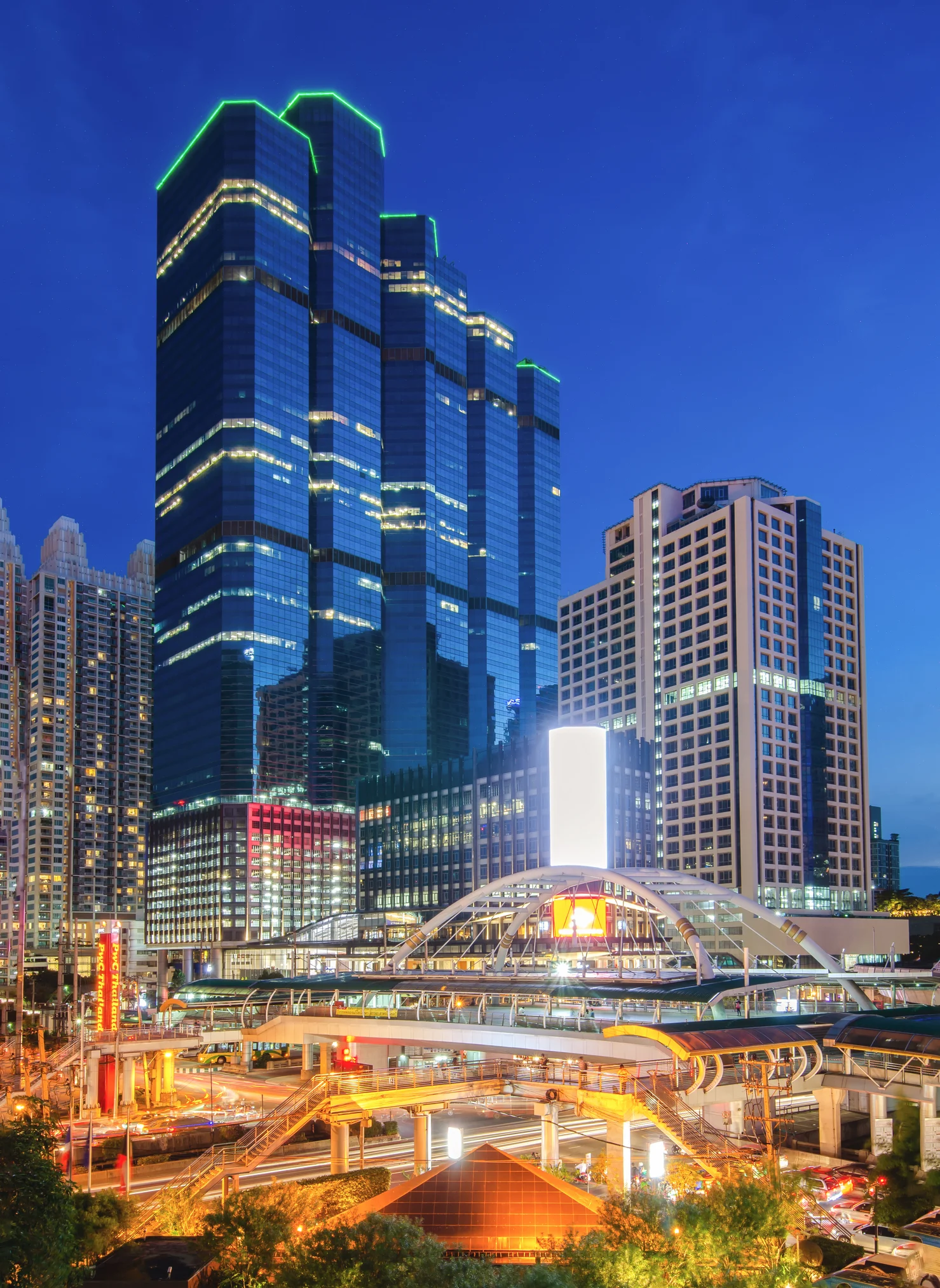 แชมป์ 5 ทำเลราคาที่ดินแพงที่สุด ‘ถนนวิทยุ’ ปรับขึ้นกว่า 33% REIC ระบุที่ดินเปล่าแนวรถไฟฟ้าขยับขึ้นต่อเนื่อง