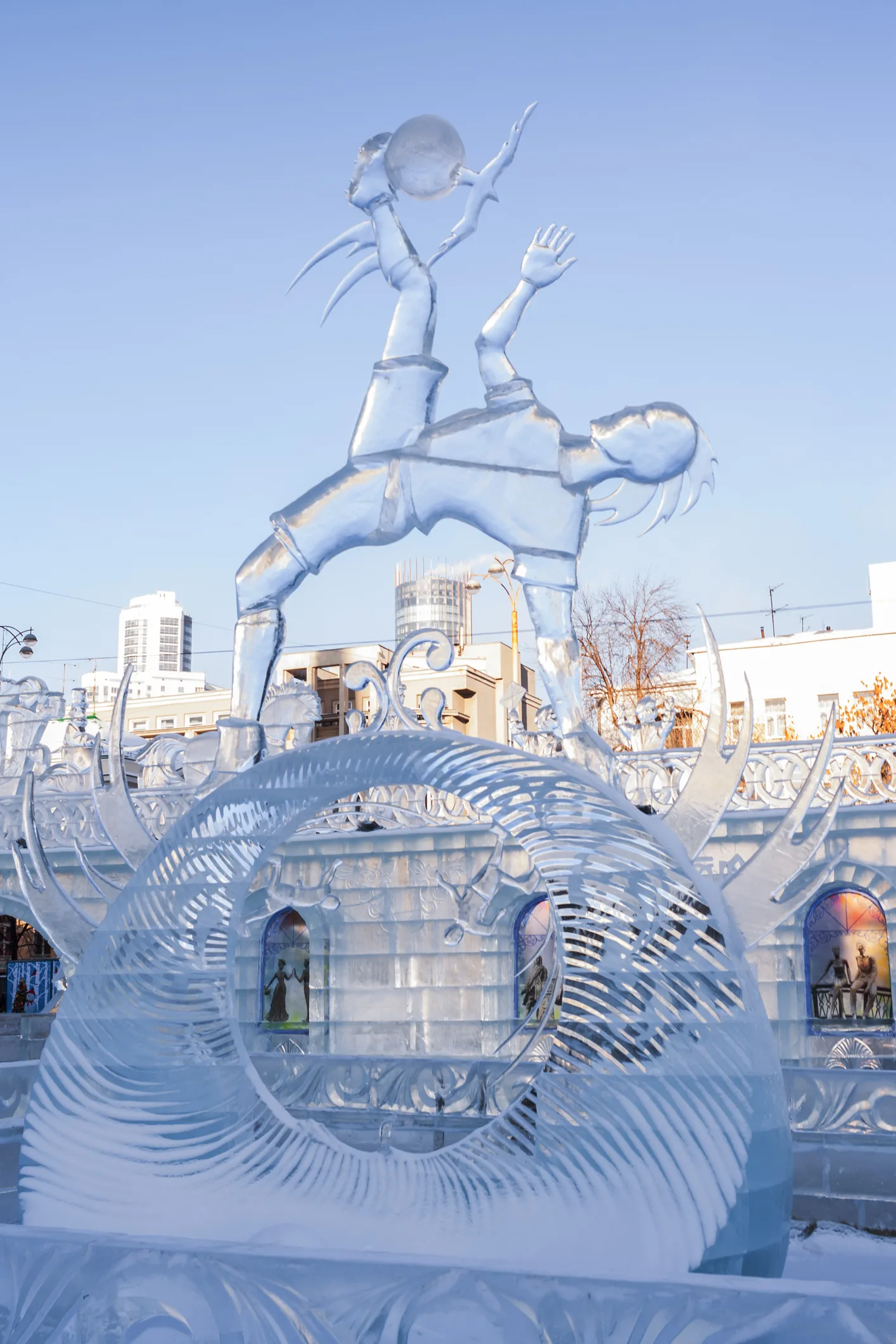 Watch This Guy Build (and Train in) a Gym Made out of Ice