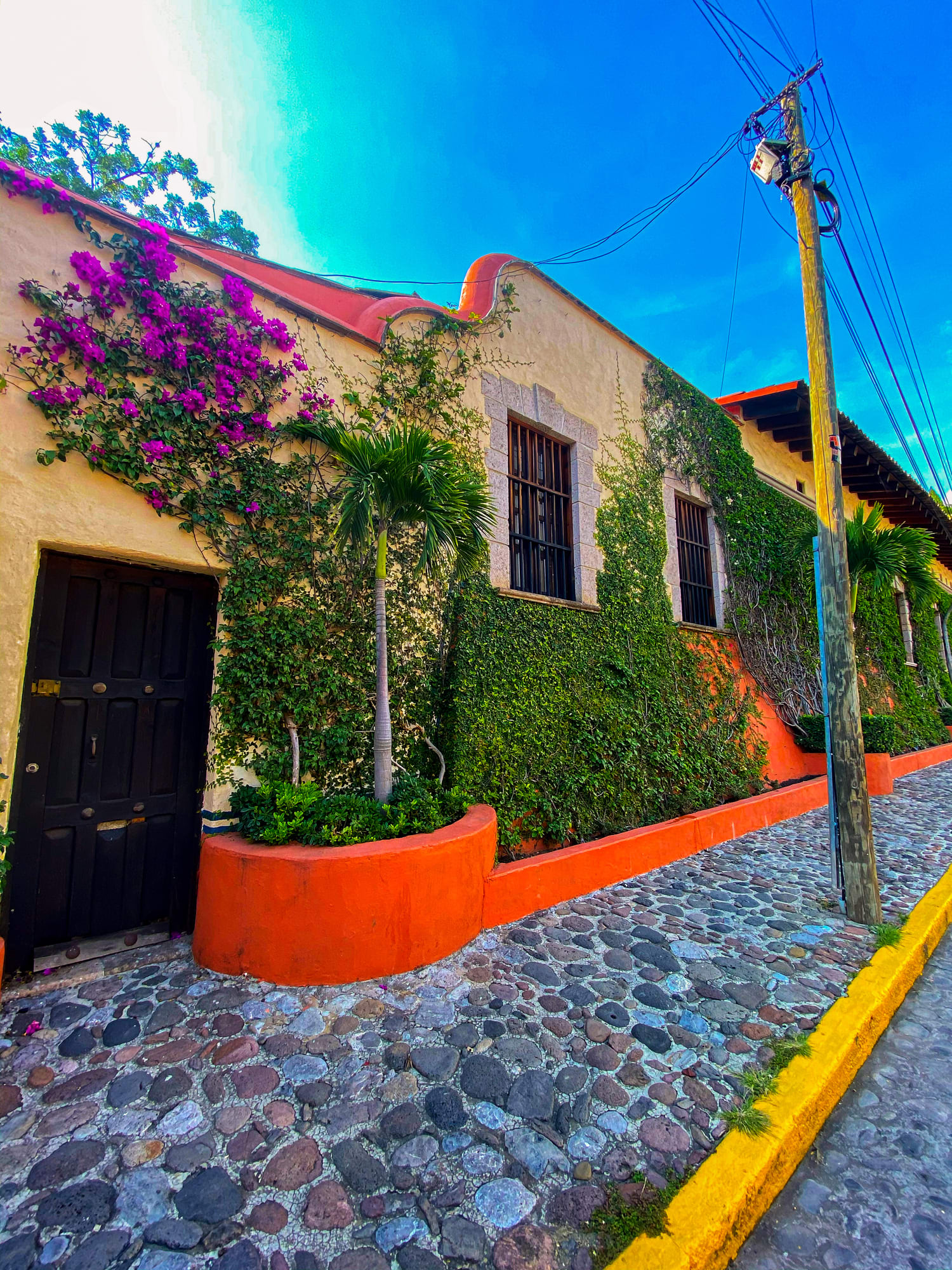 Calles empedradas y casas multicolores son el paisaje de Malinalco, el hermoso Pueblo Mágico