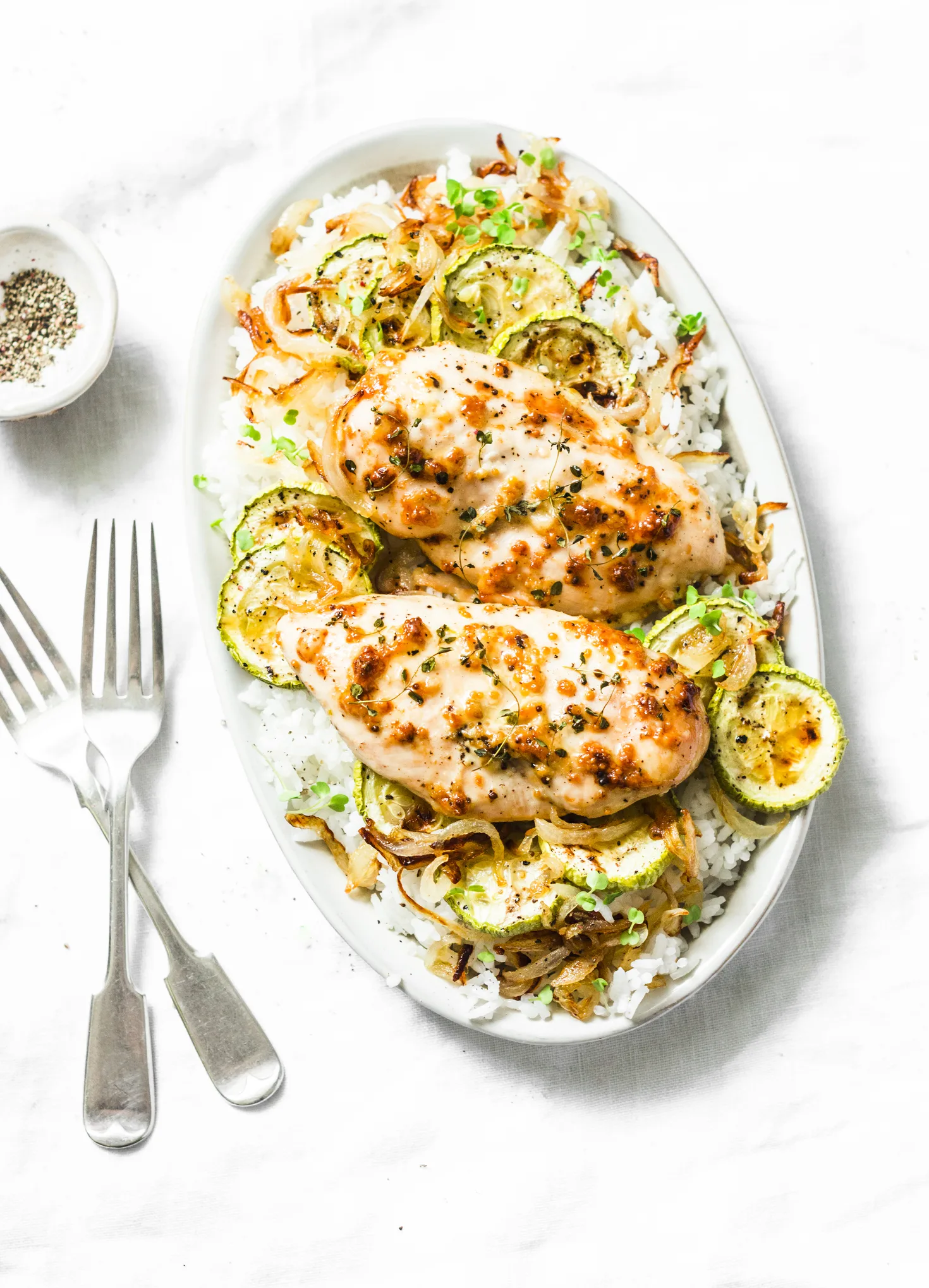 10-minute French onion chicken rice bake