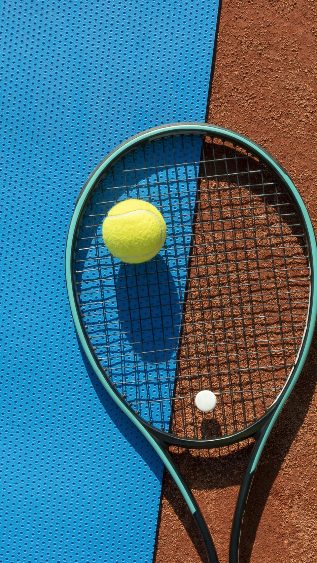 There's A Tennis Court In The Great Barrier Reef, Here's Why.