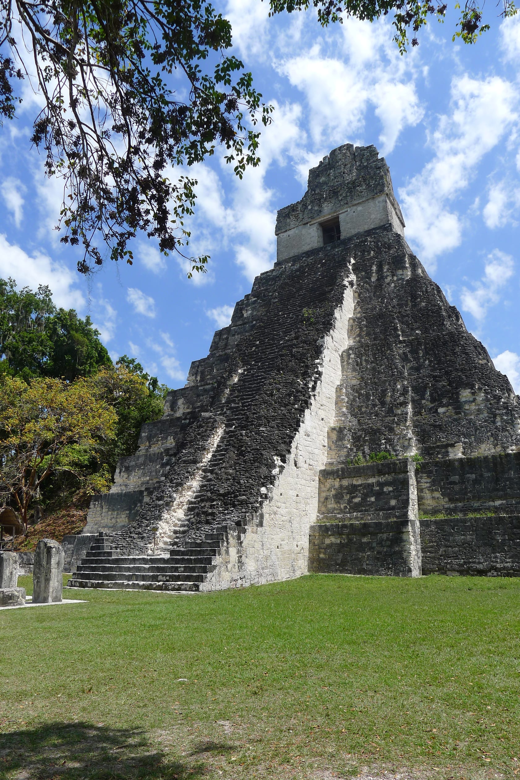 Earliest evidence of Maya calendar found inside Guatemalan pyramid