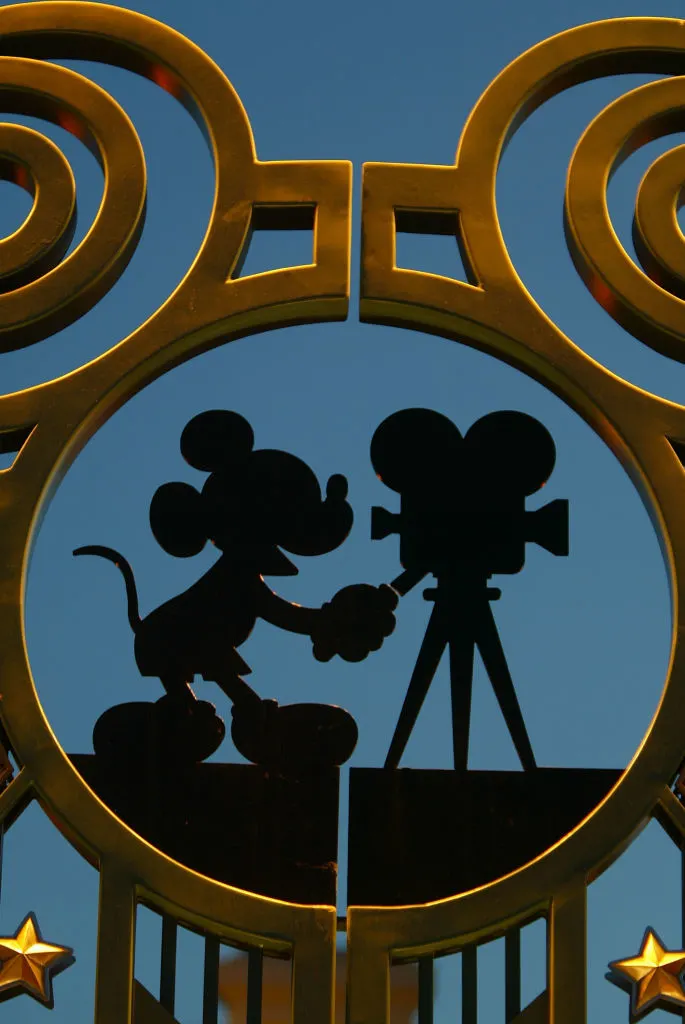 ディズニーシーで迷惑行為…人気の“映えスポット”で集団ダンス動画が物議