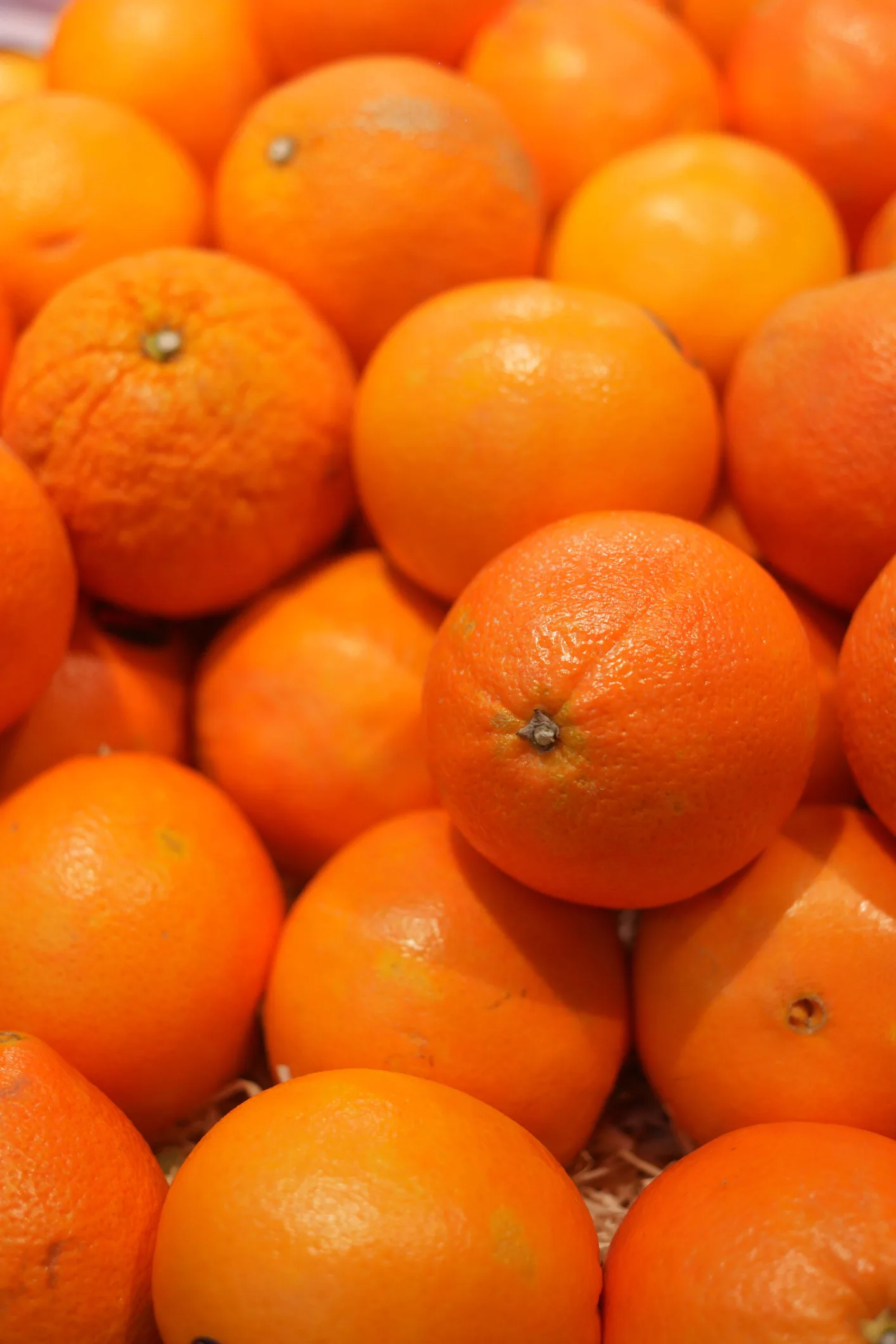 Cómo extraer más zumo de naranja con las mismas piezas de fruta: el truco del microondas