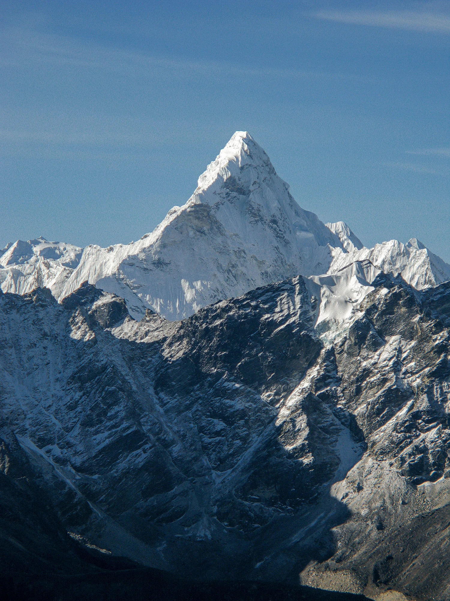 'I found love while having dinner on Mount Everest'