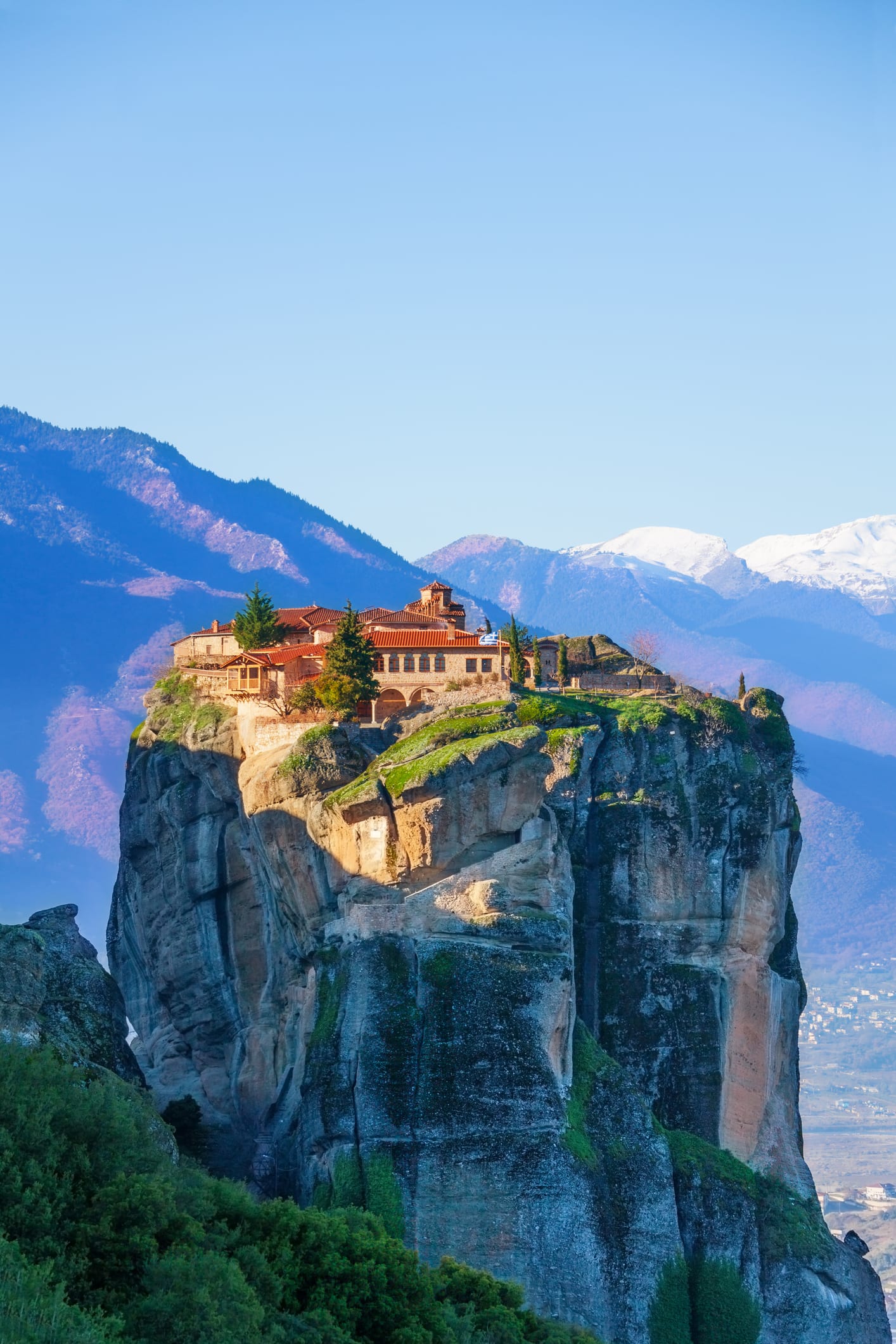 Traveller shows what Greece's most famous clifftop views is like