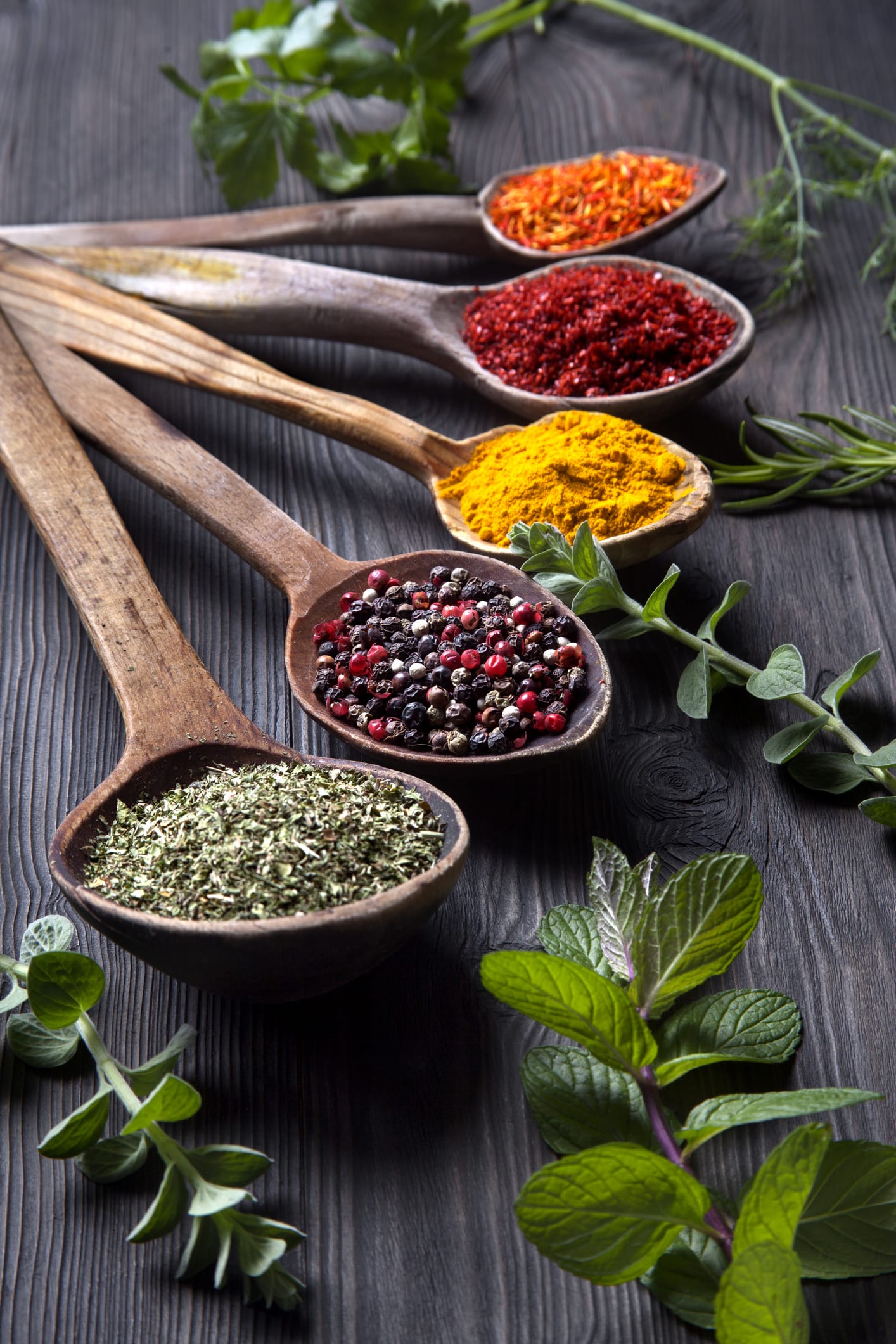 ماذا يحدث عند خلط الفلفل الأسود مع الكركم ؟