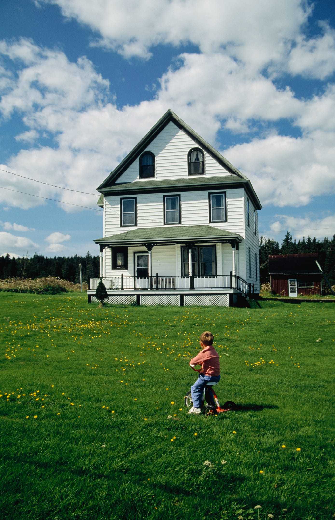 Young couple share exactly how they built a dreamy farmhouse