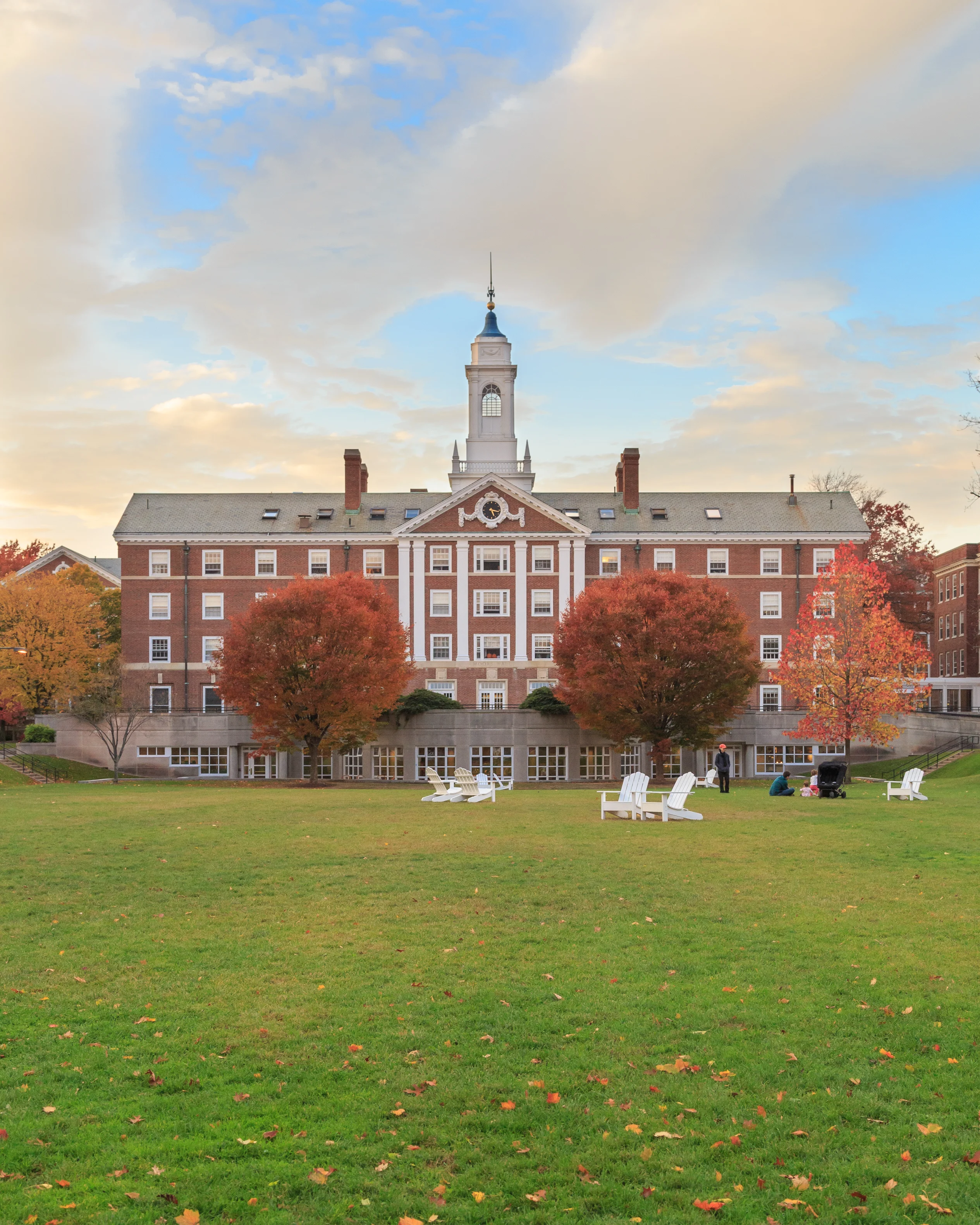 Nuôi 3 con tốt nghiệp Harvard, bà mẹ tiết lộ bí quyết giản đơn nhưng gia đình Việt thường bỏ qua: Liên tục nói 'yêu con'