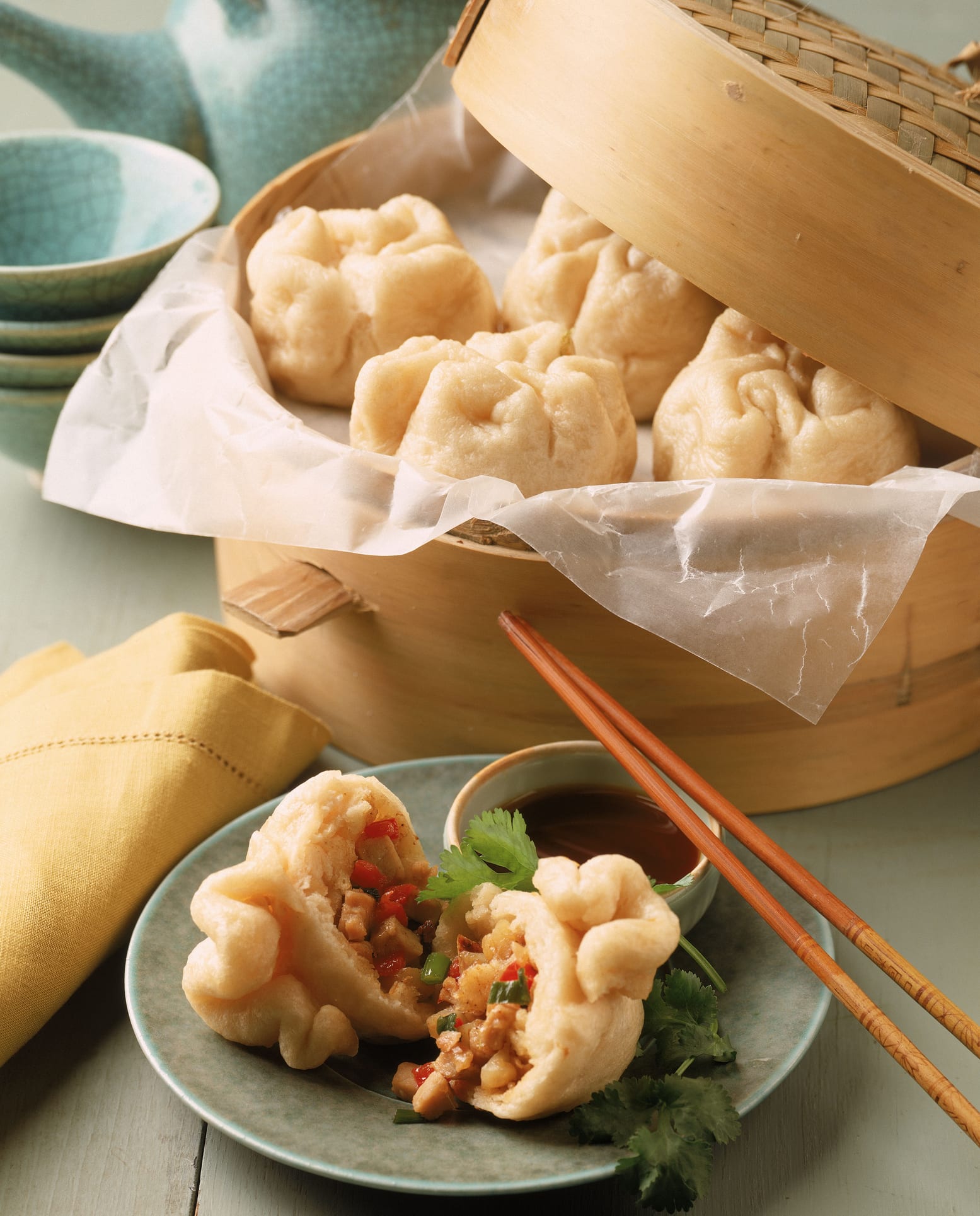 Why foodies are queuing for HOURS to eat at this little-known restaurant diners say will 'transport you to China'