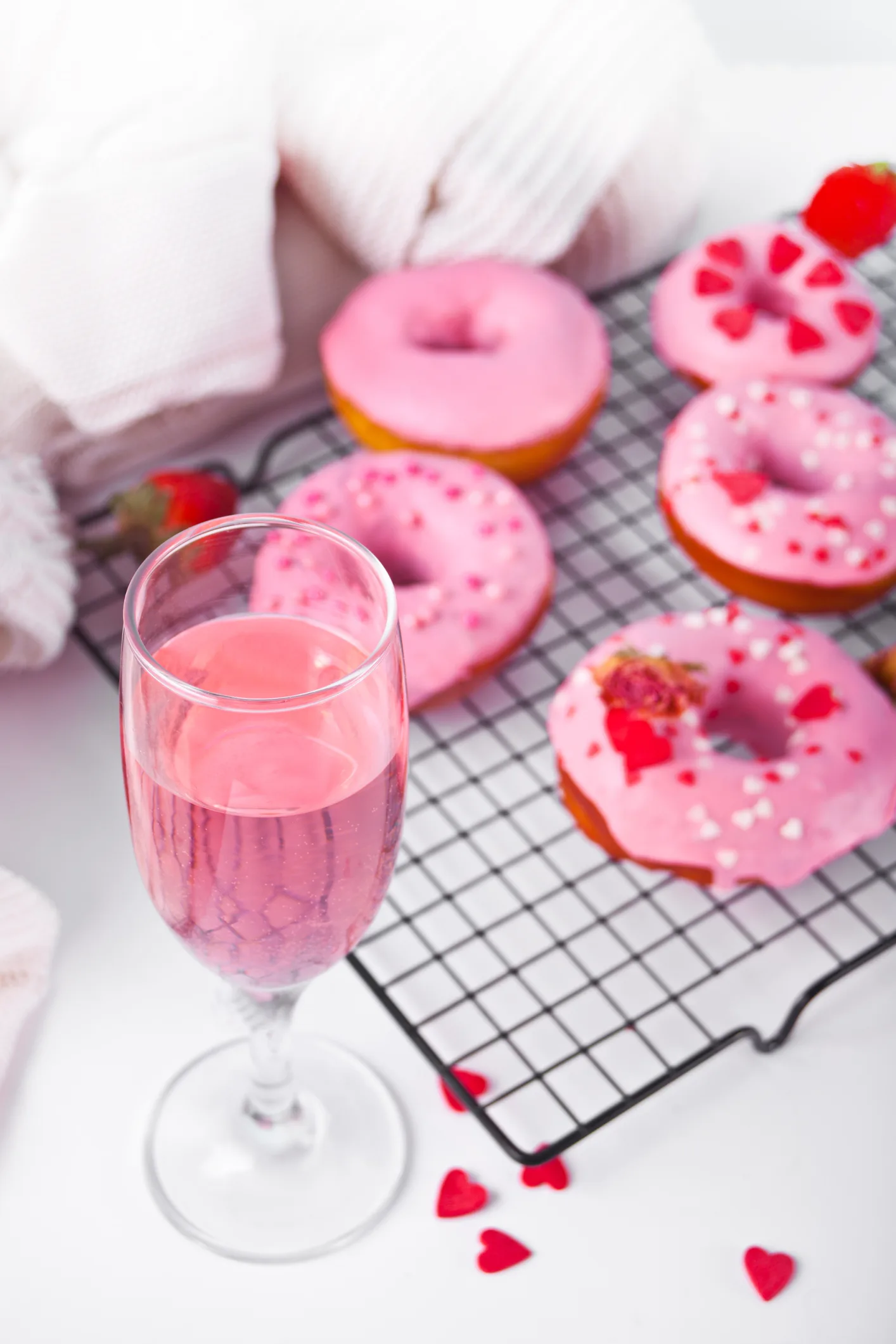 Mini Strawberry and Champagne Cupcakes Recipe