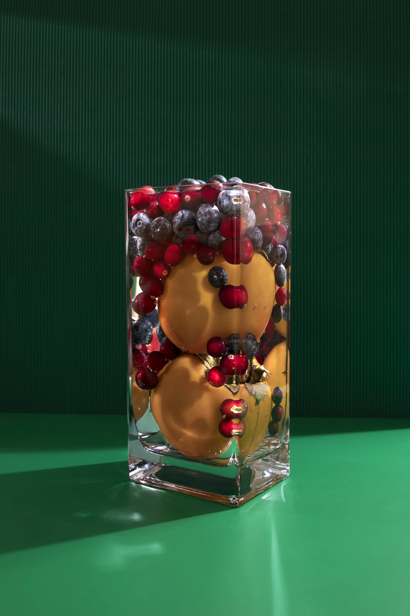 فاكهة صغيرة تتمتع بقدرة هائلة على إذابة الدهون الخطيرة في البطن