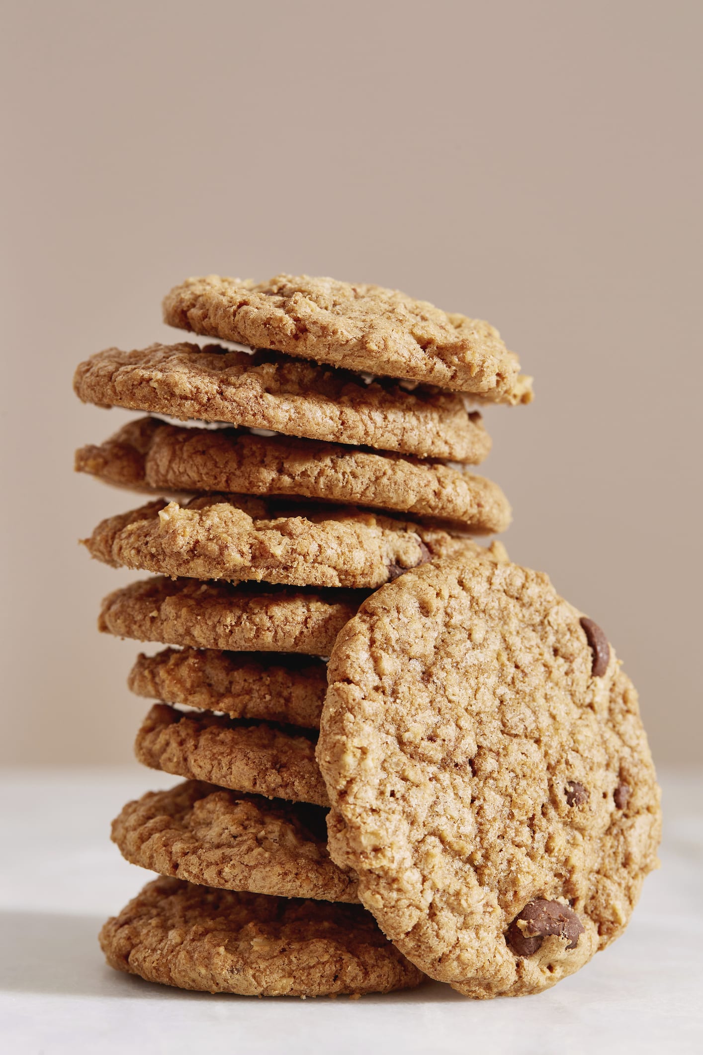 ¿Cómo hacer galletas de avena SIN HORNO? Te damos una receta sencilla