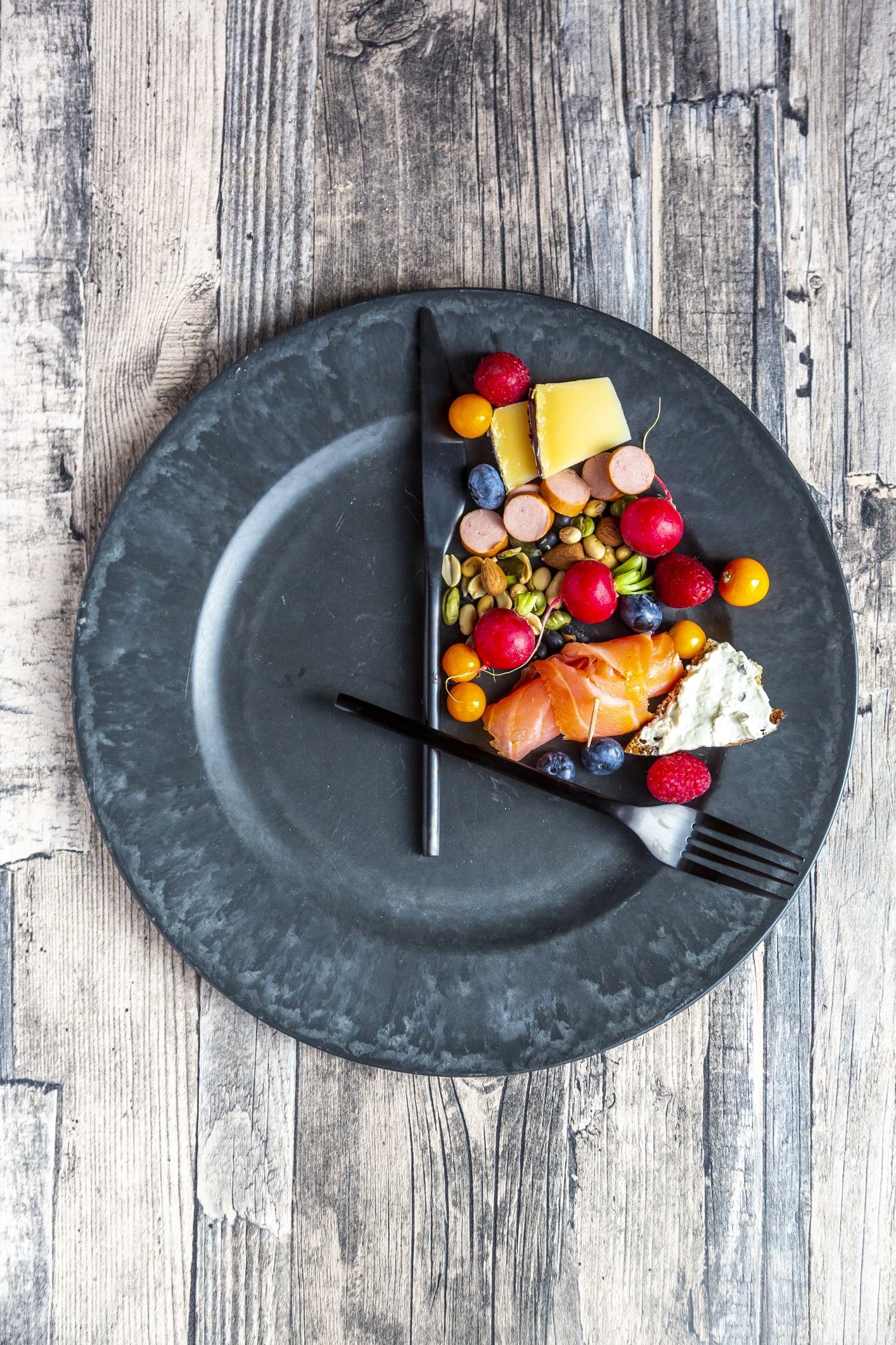 Intermittent fasting trial sees weight loss benefits, but questions remain