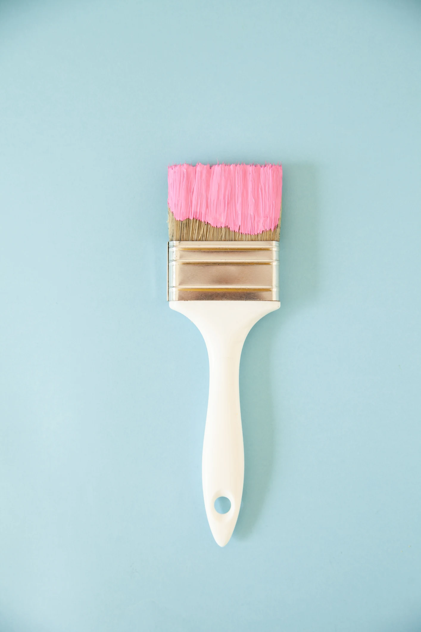 ¿Sabías que la mejor época para pintar tu casa es la primavera y el verano?