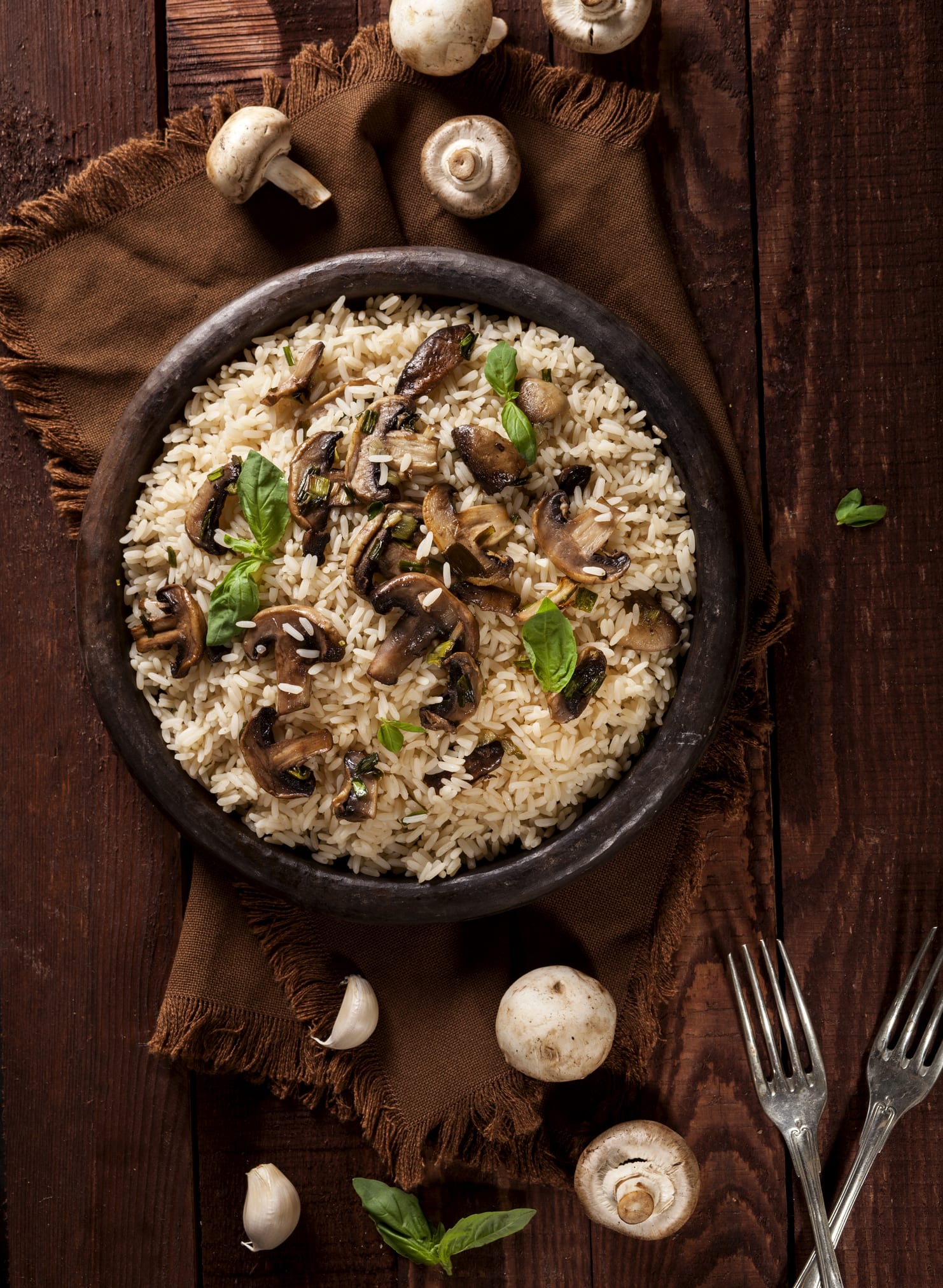 Risotto con funghi champignon e porcini: una bontà irresistibile