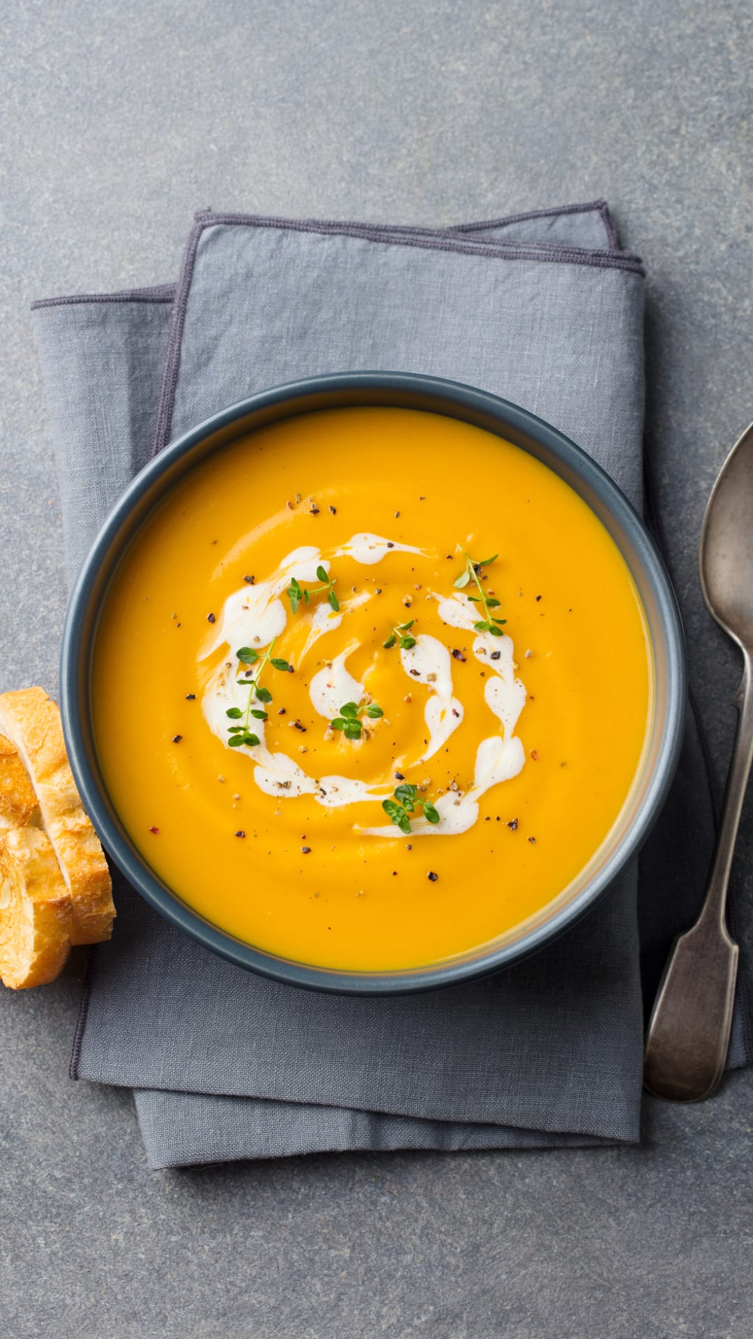 Crema de calabaza y curry, una rica cena baja en grasas para adelgazar