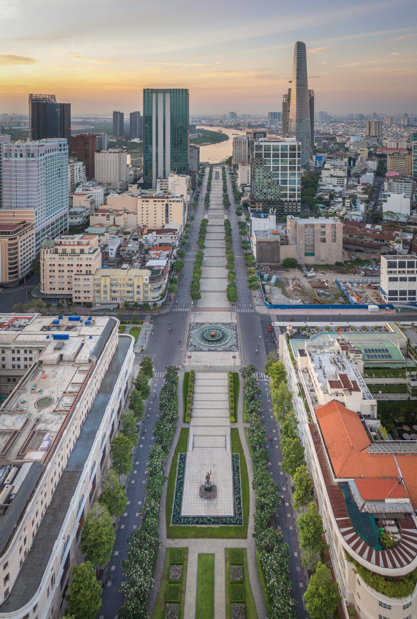 Sống ở TP. HCM và Hà Nội đang đắt rẻ ra sao so với các thành phố lớn khác ở Đông Nam Á như Singapore, Bangkok, Manila?