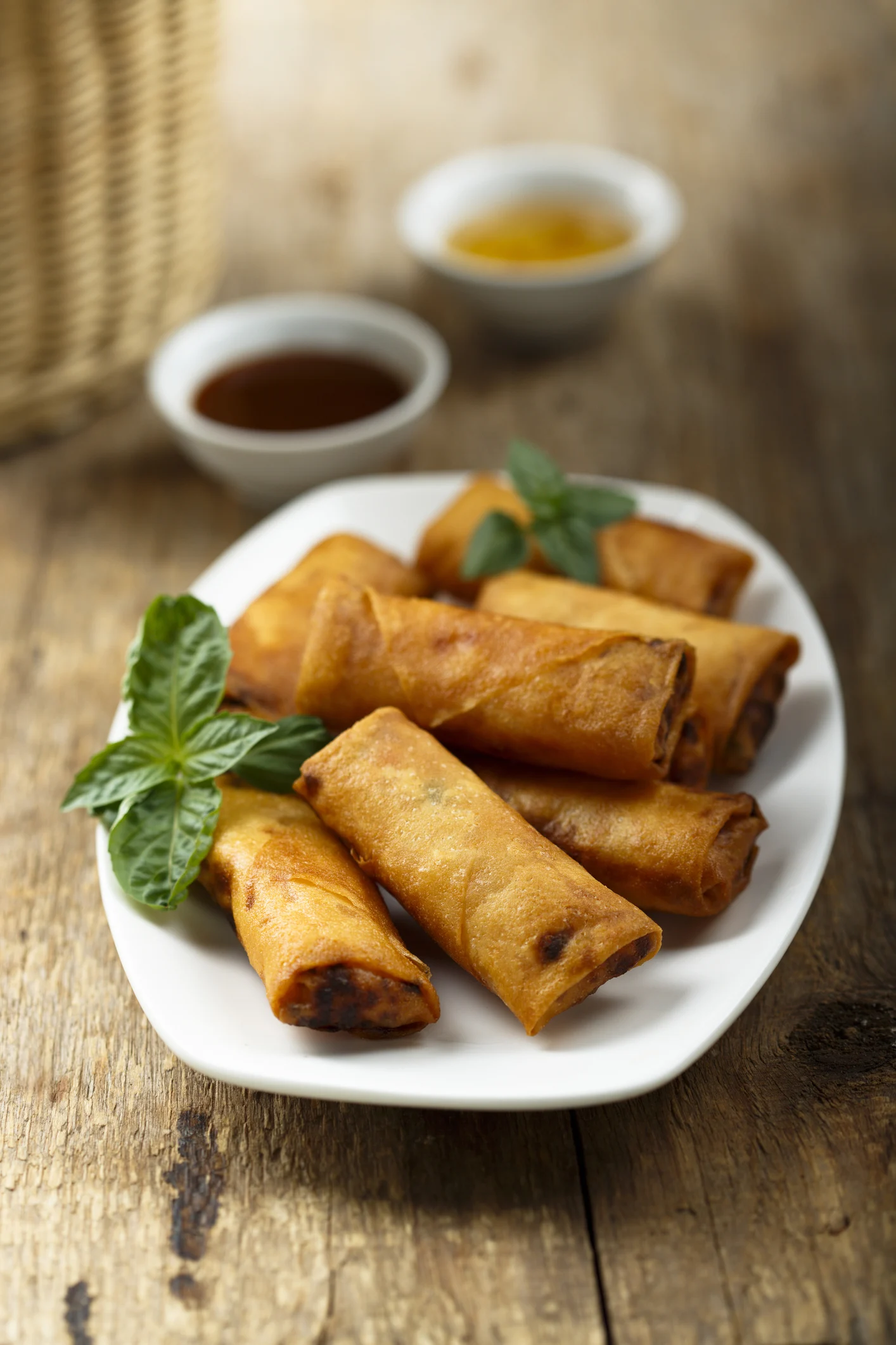 Involtini primavera con carote e formaggio | Una variante gustosa