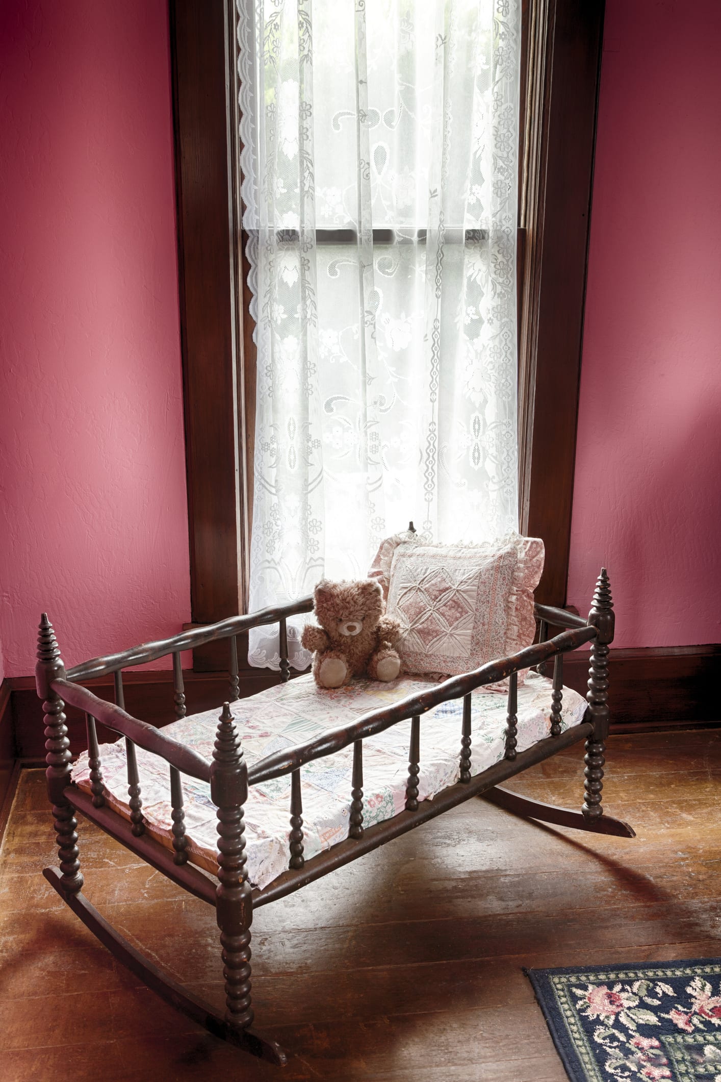 Are babies born with blue eyes and when do they change colour?