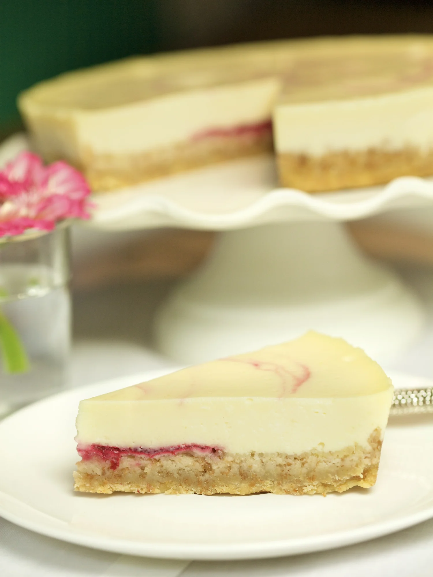 Slow cooker lemon-raspberry cheesecake