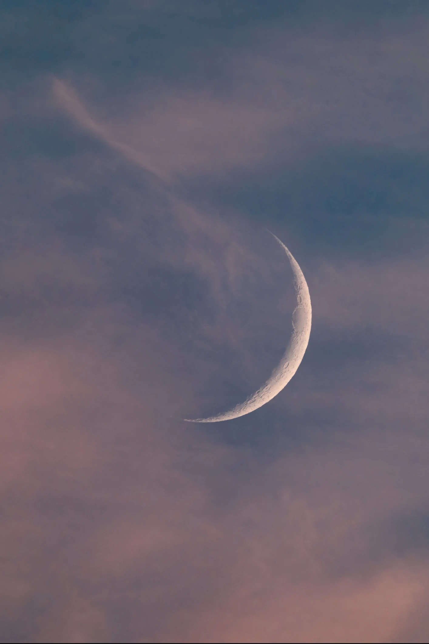 AP PHOTOS: Lunar eclipse thrills stargazers in the Americas