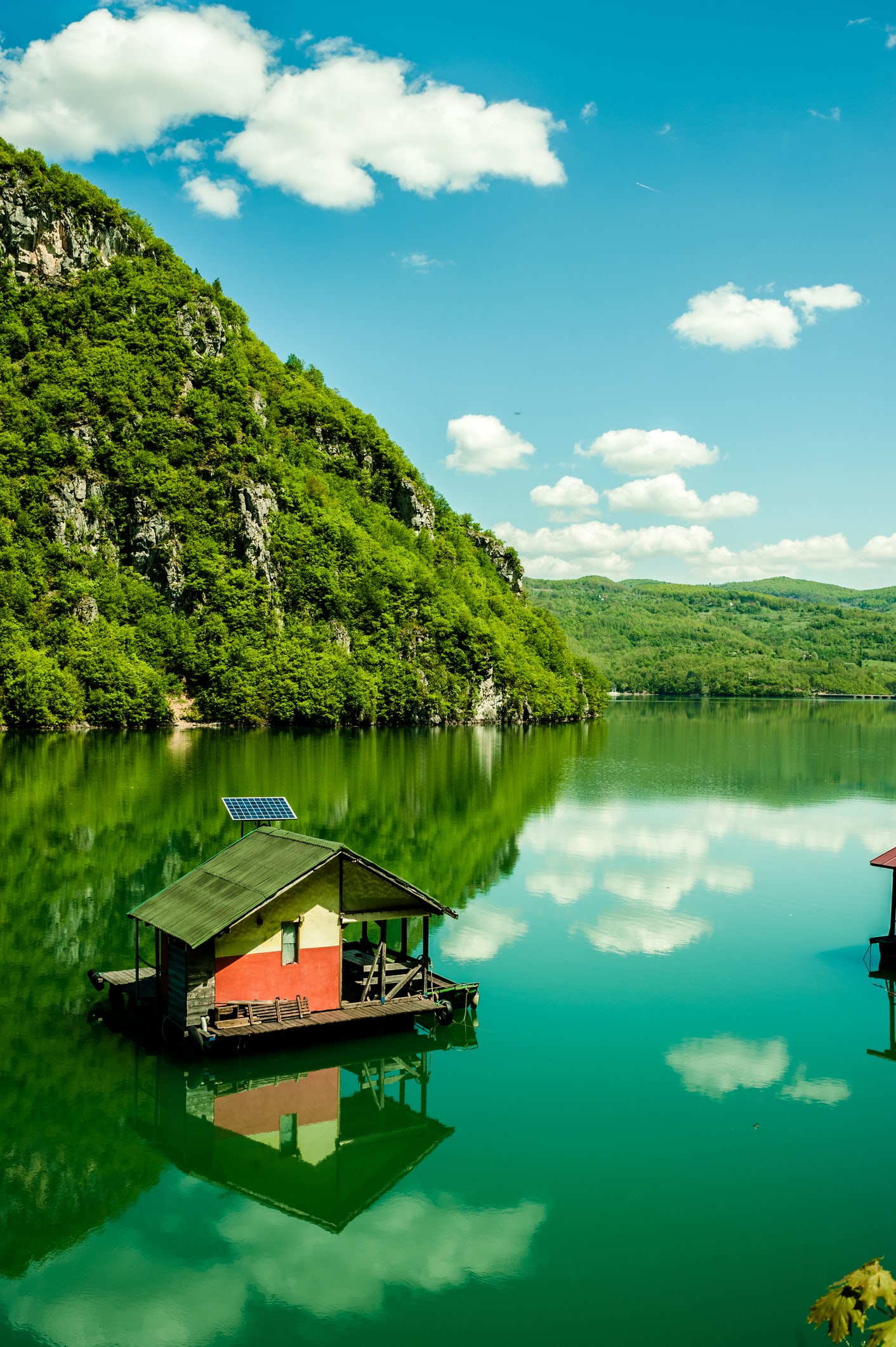 ไอเดียเจ๋ง! เนเธอร์แลนด์สร้างบ้านลอยน้ำ ทำจากกระดาษแข็งป้องกันความร้อน-ไร้เสียงรบกวน