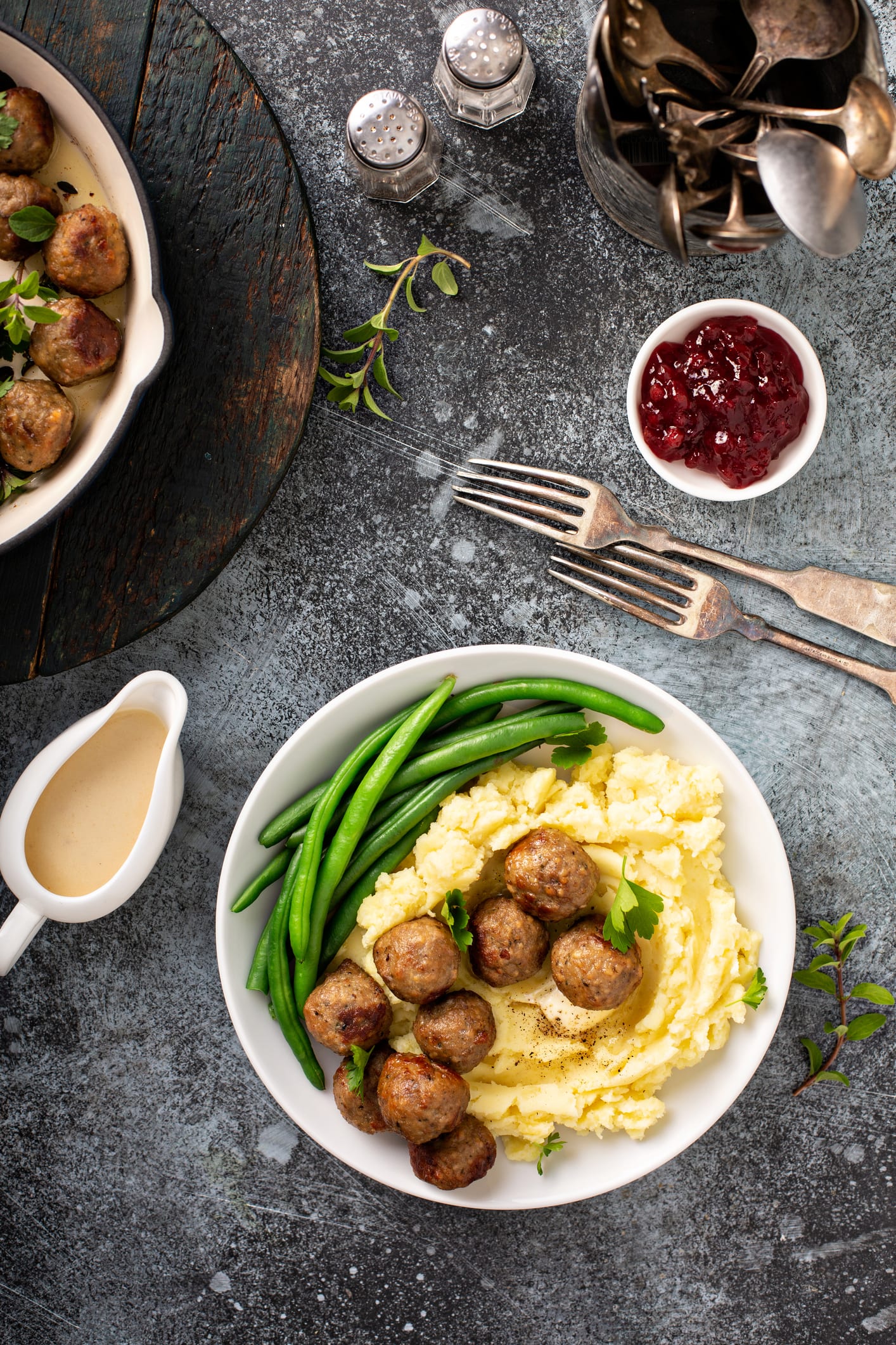 Slow cooker Swedish meatballs