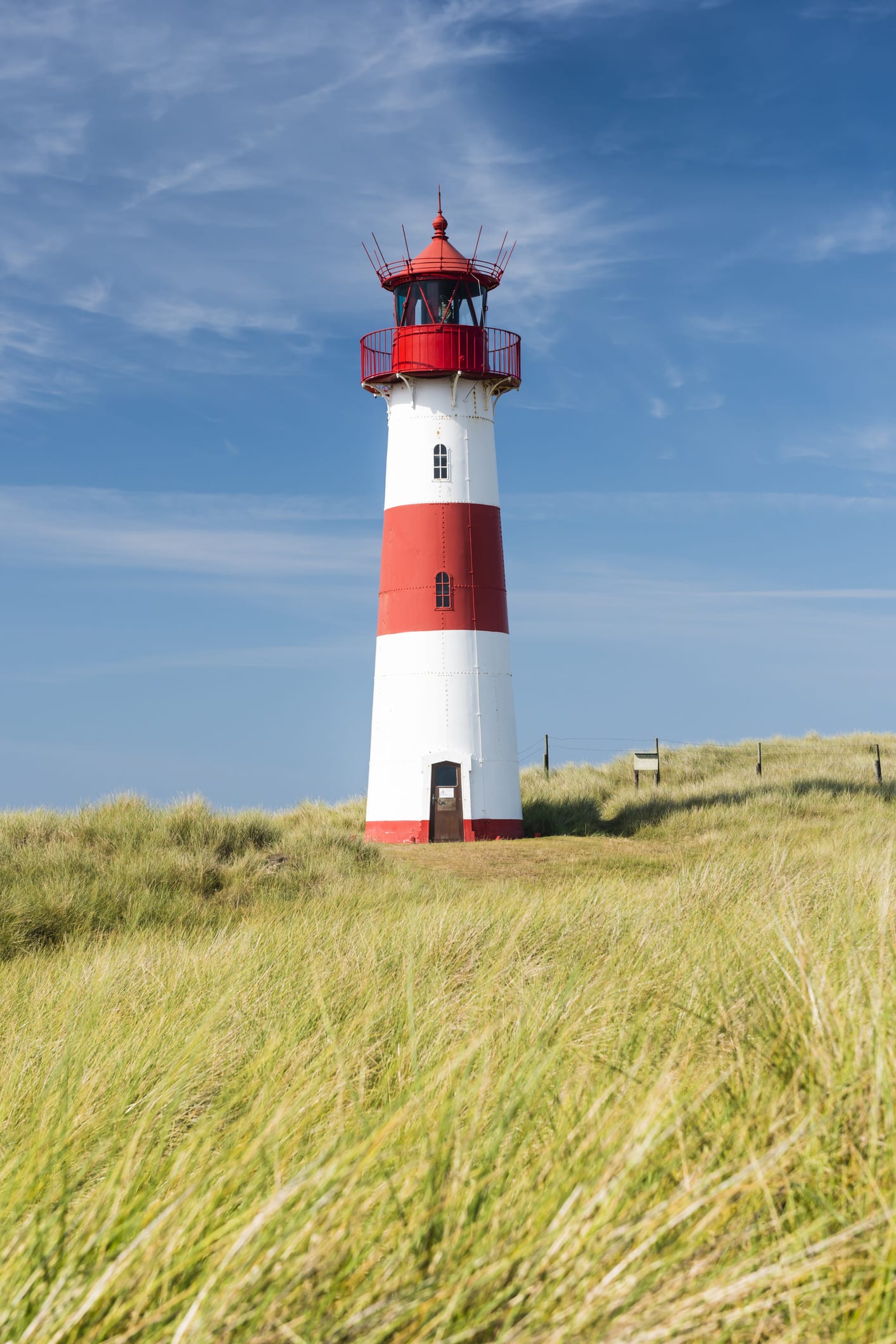 10 Amazing Lighthouses You Can Rent