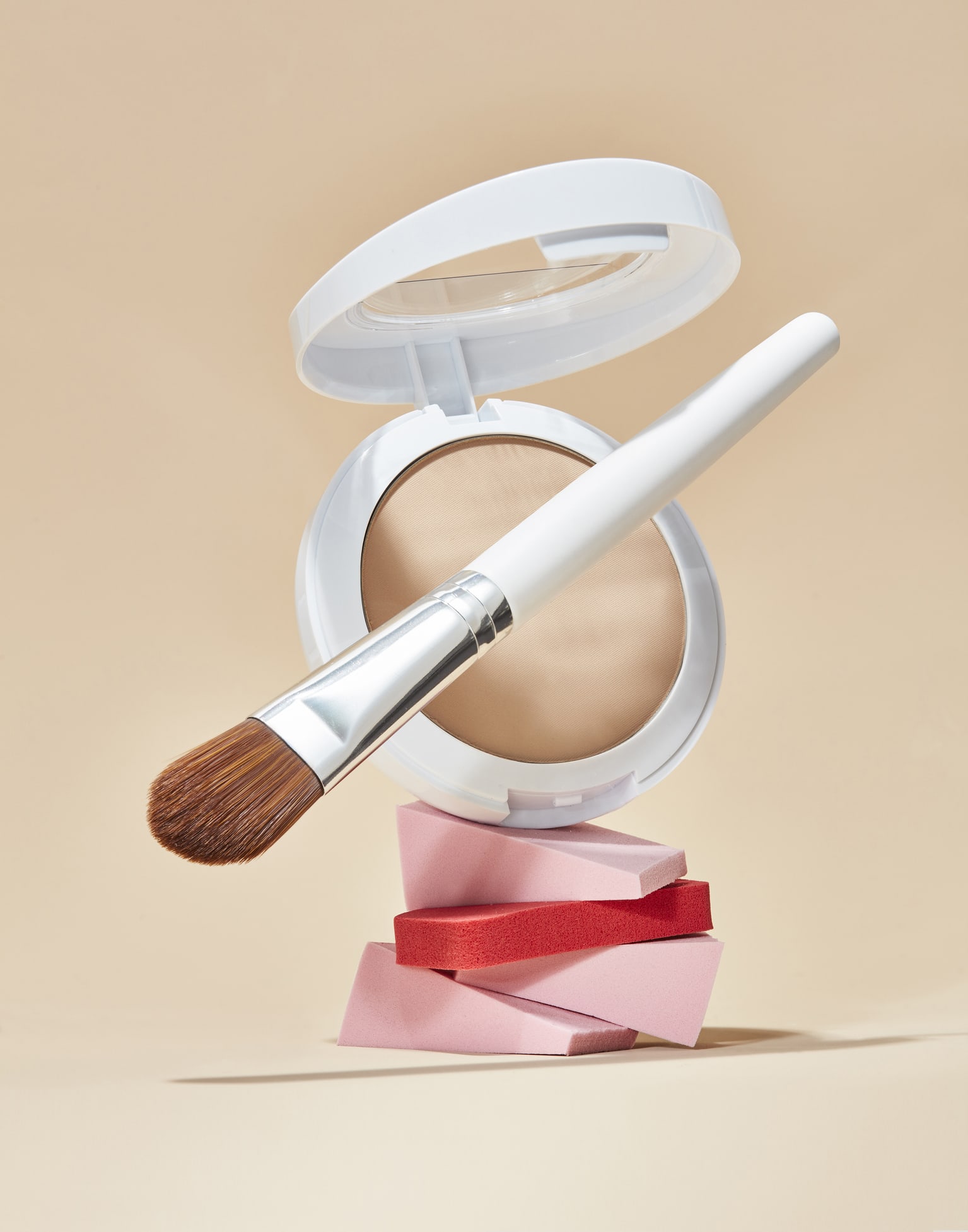 Ariana Grande Reveals the Makeup Product She’s Been “Secretly” Using for Hydrated Skin