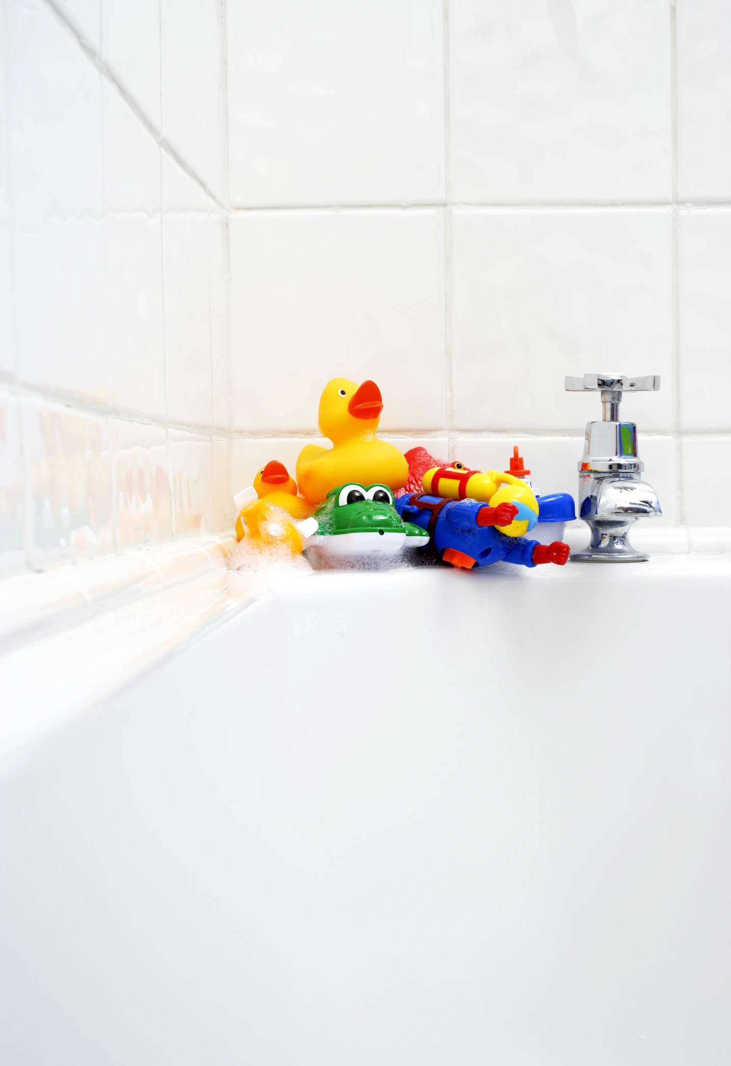 When can you bathe a newborn baby and how often should you do it? 