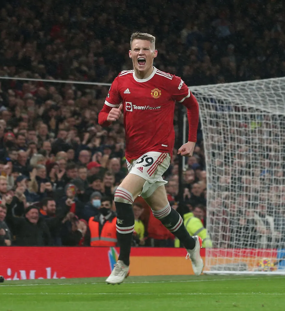 Teddy Sheringham chỉ ra 