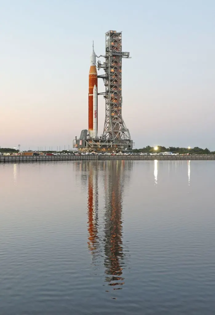 Gli Usa in prima fila nella corsa allo spazio: l'Esa tratta con Musk, la Nasa torna sulla Luna con Artemis