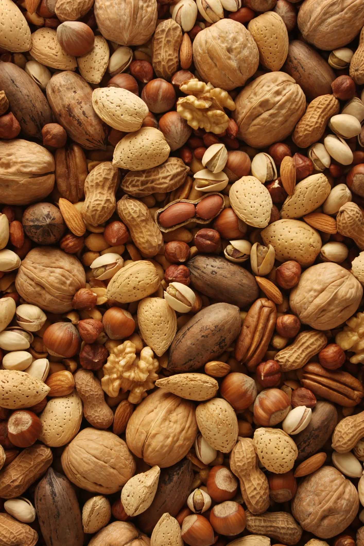 لهذا السبب.. تناول حِفنة من المكسرات يومياً