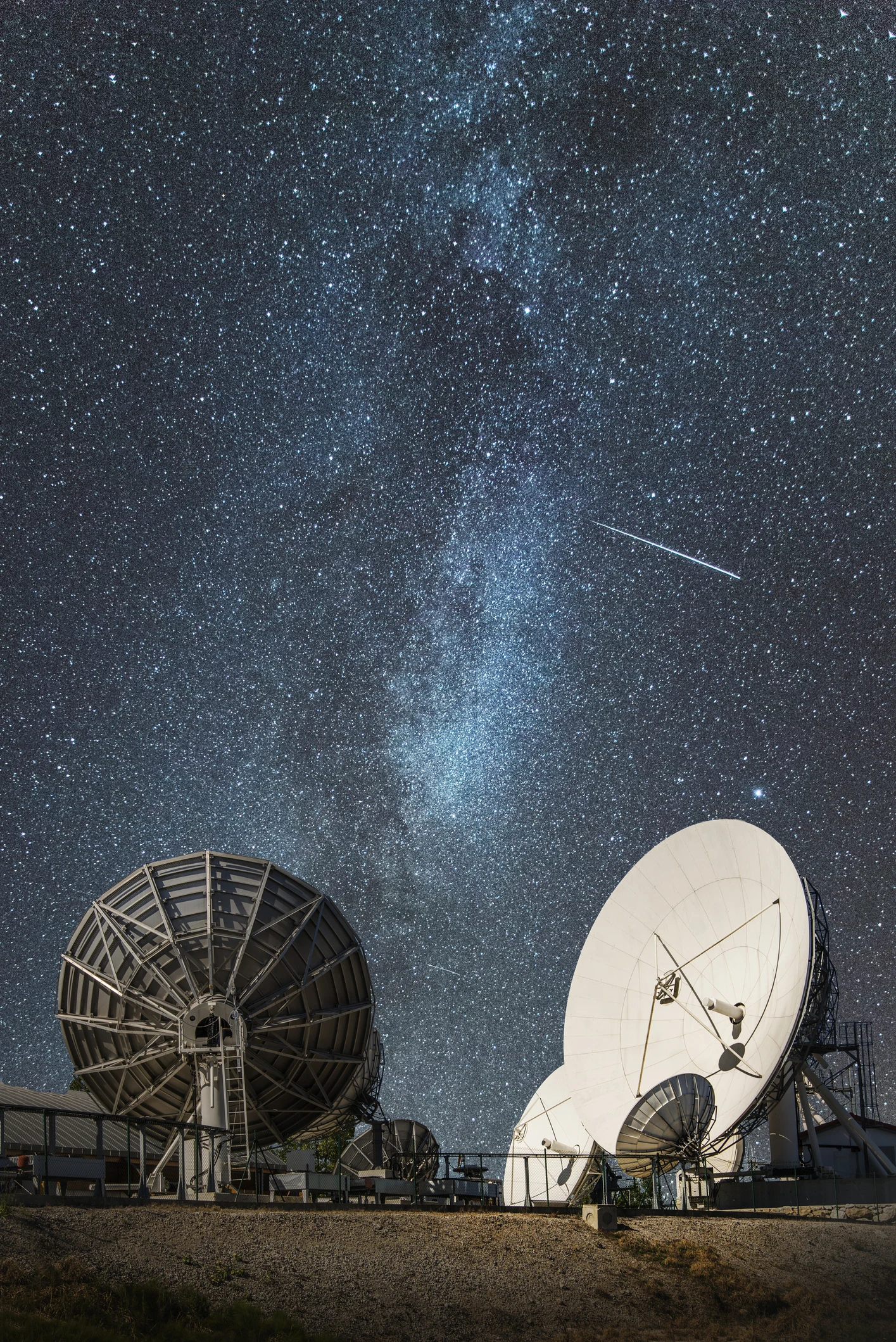 Cientistas descobrem três planetas se formando em torno de estrela binária