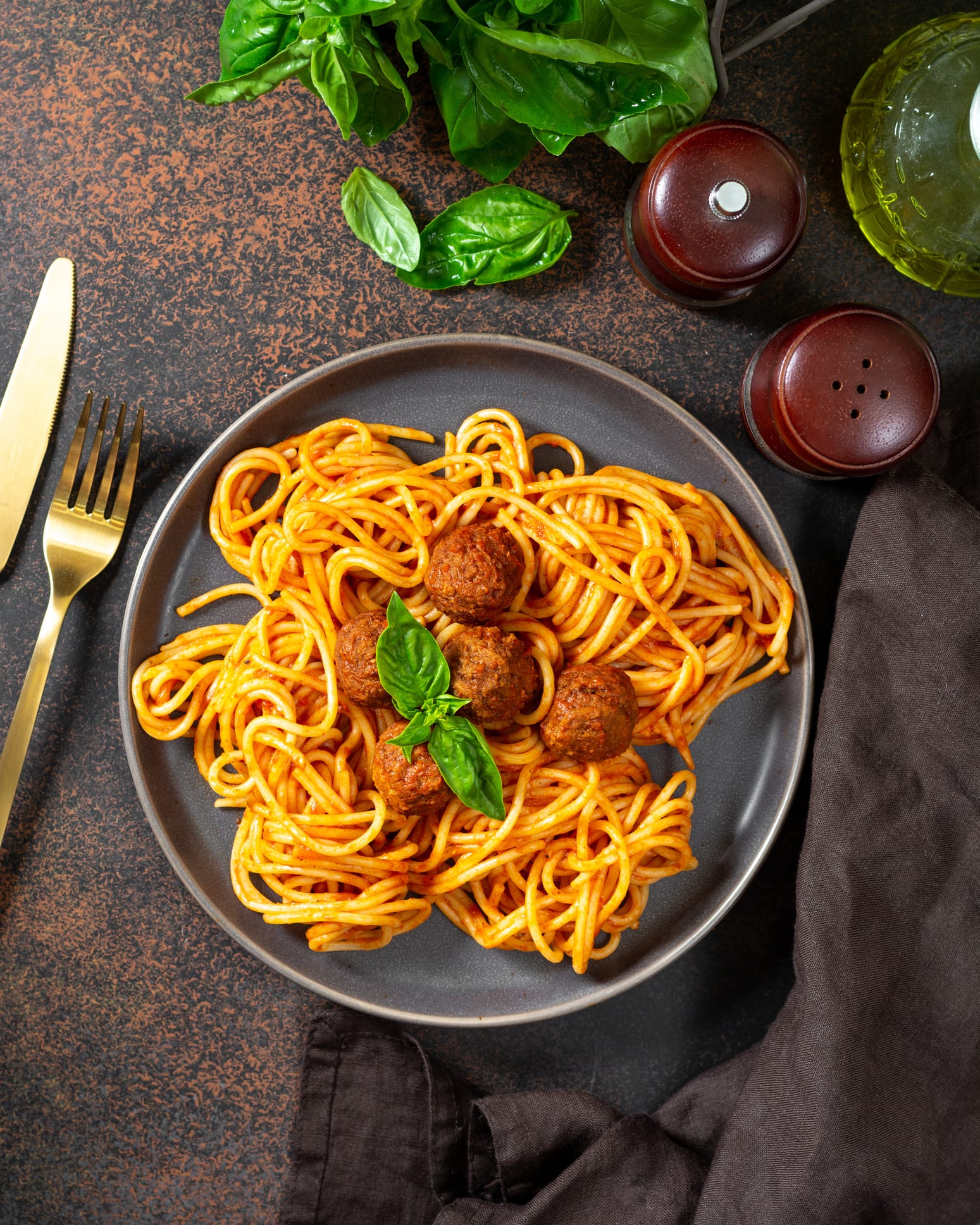 Spaghetti and Meatballs: the best recipe for the easy, classic Italian-American dish