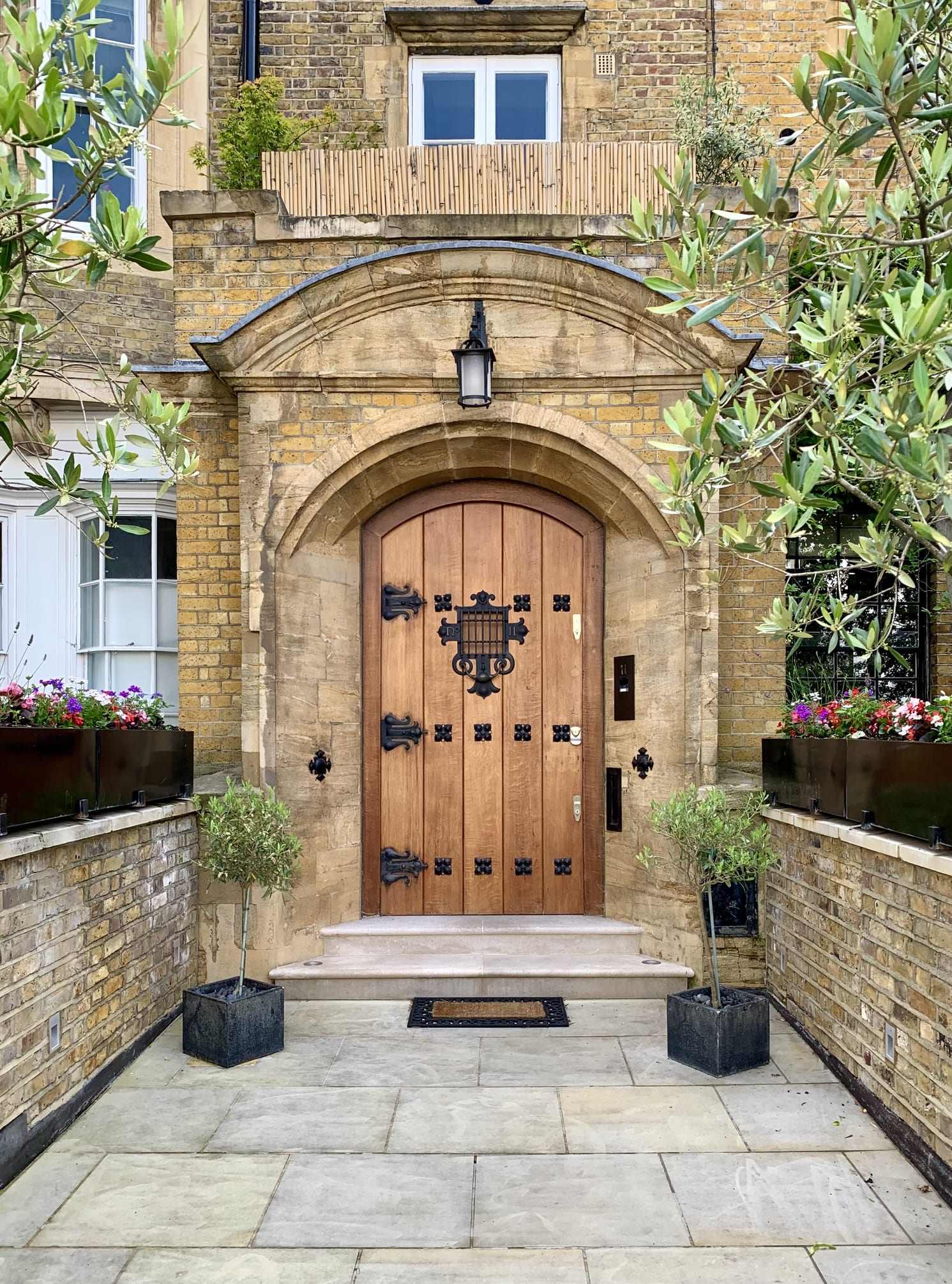 I live in Notting Hill, London. Here are 5 things I wish tourists knew before visiting.