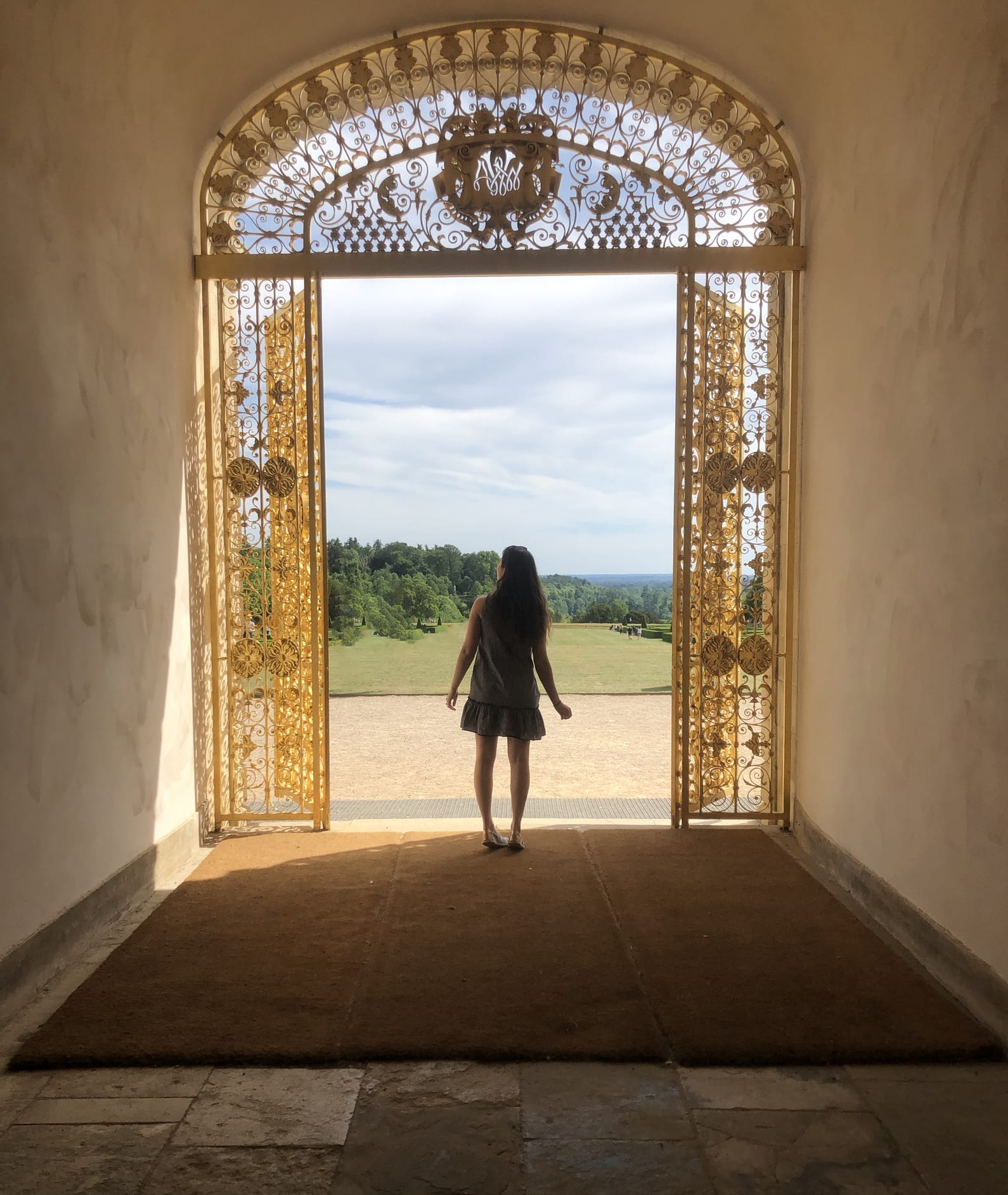 Video reveals where stars such as Rihanna lived before they found fame