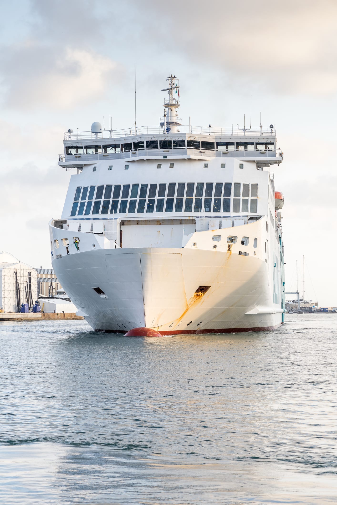 River ship vs ocean liner: which is the best cruise experience?