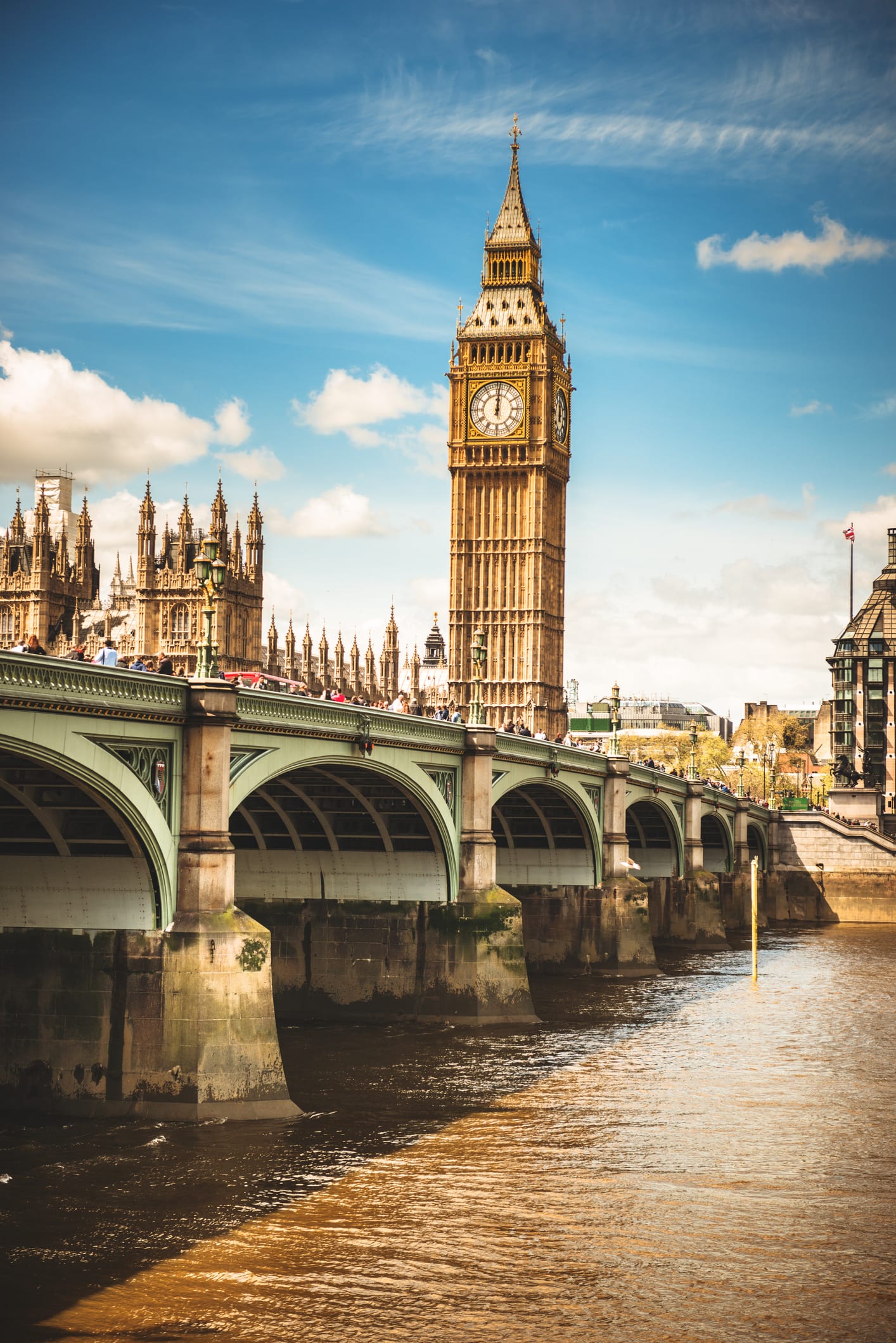 Top 10 UK Regions Where People Live The Longest