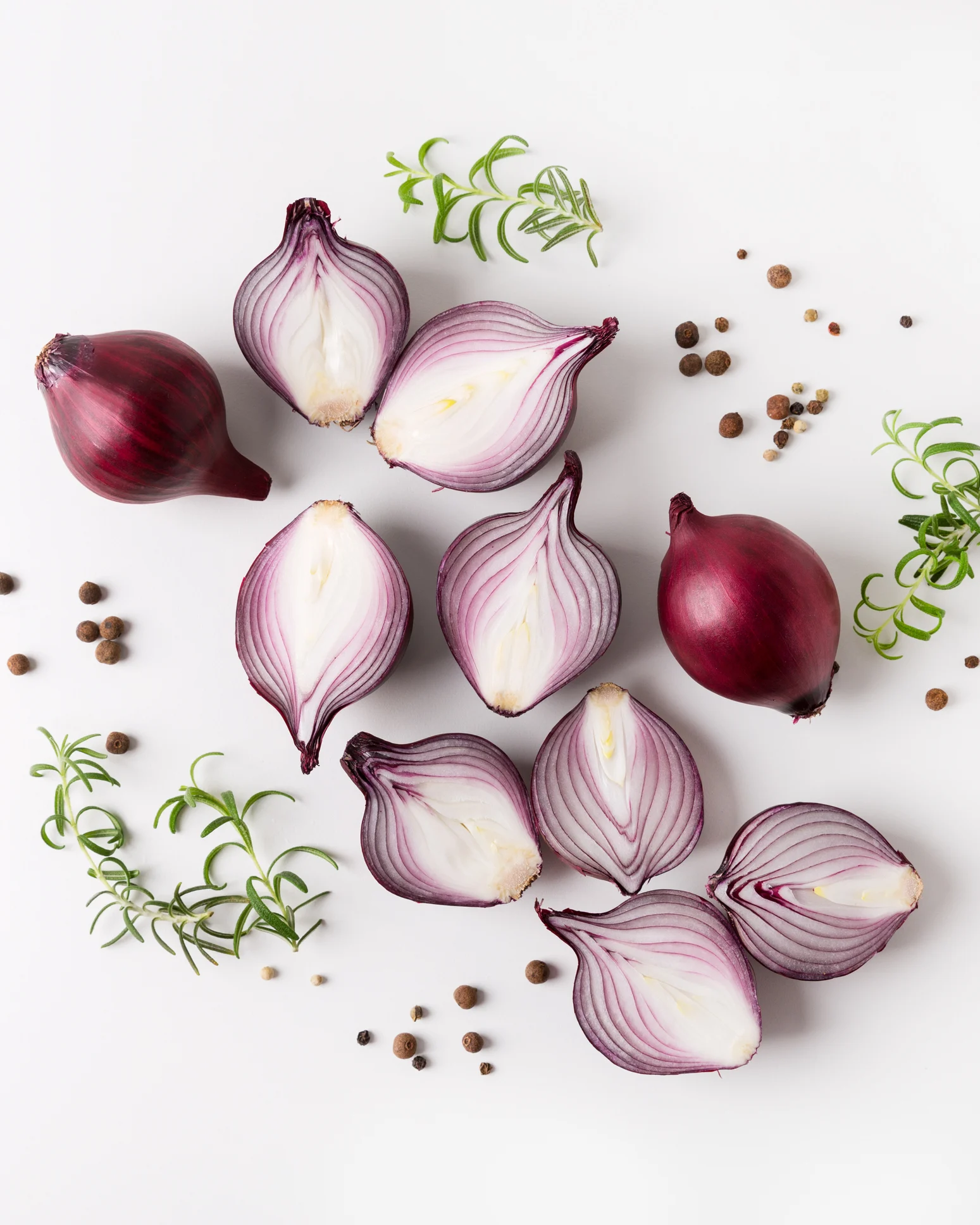 Foodie wows million with her simple onion chopping hack