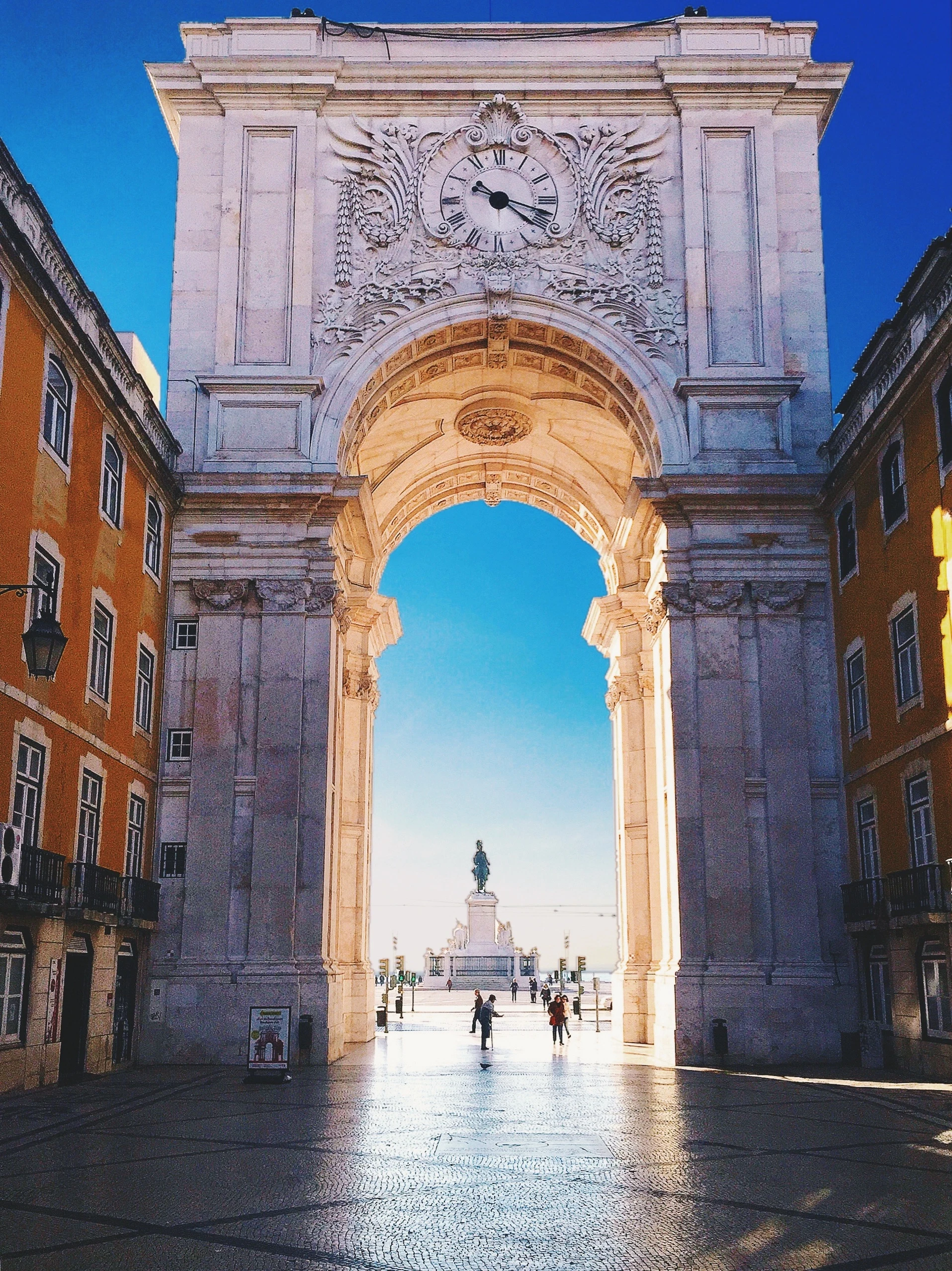 Foreigners Spend Twice the Money on a Lisbon Home Than Locals