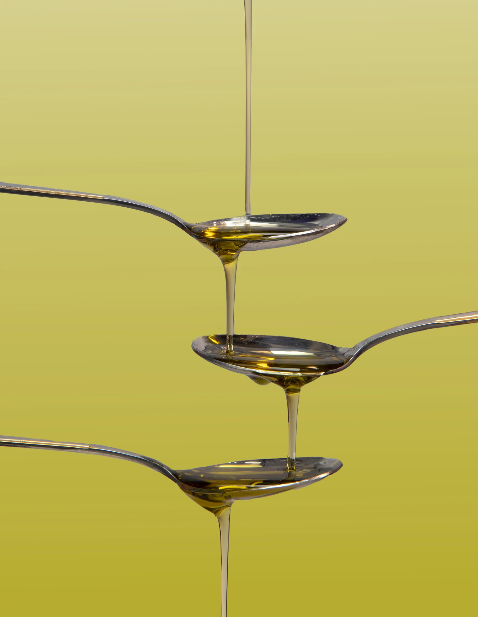 لا تعد ولا تحصى.... أهم فوائد زيت الزيتون