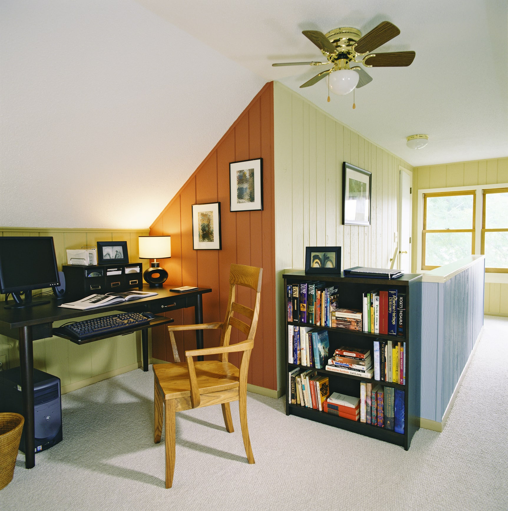 Doctor's top tips for Brits struggling with back pain as they work from home